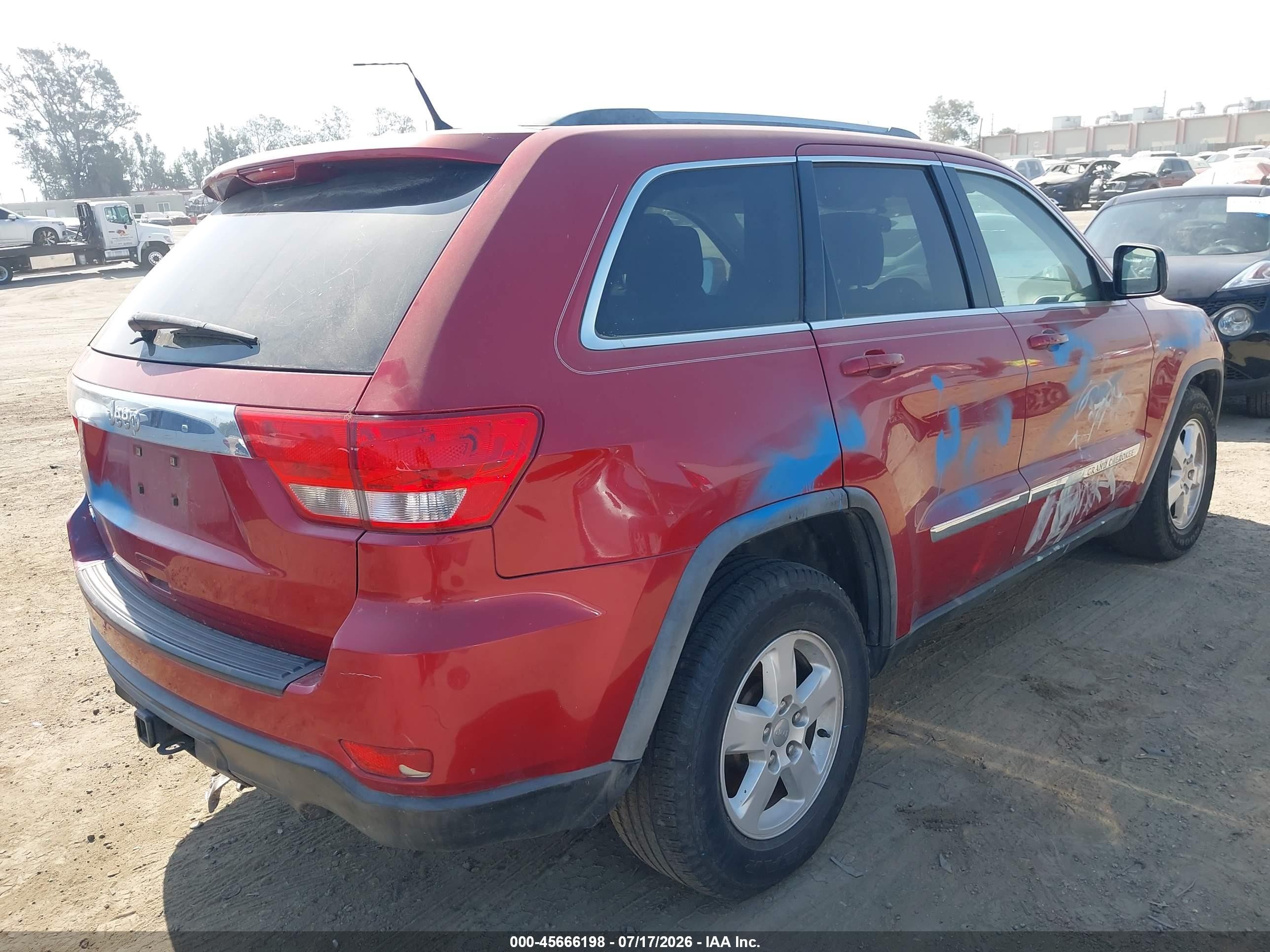 2011 Jeep Grand Cherokee Laredo Red vin: 1J4RS4GG7BC508537
