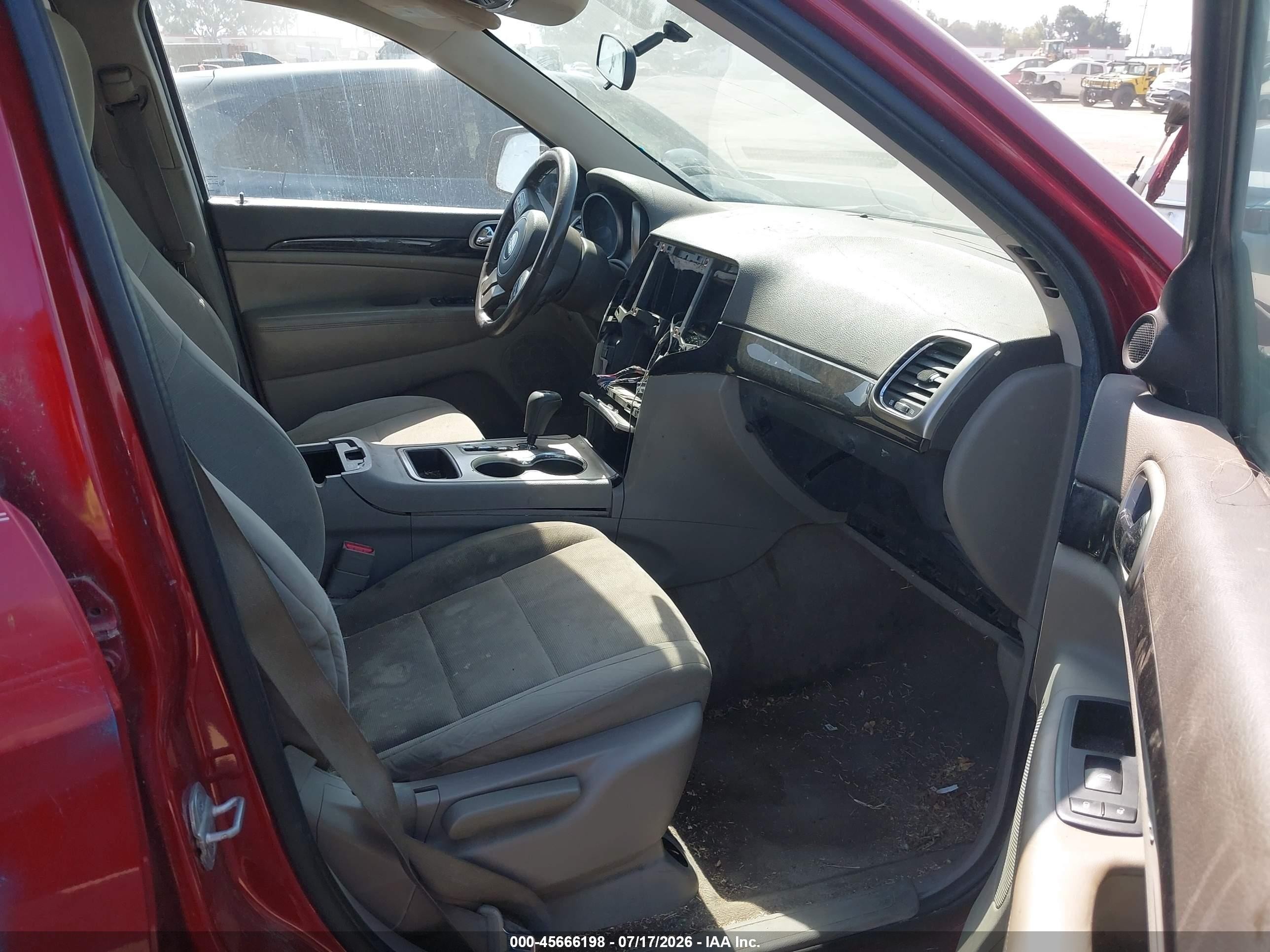 2011 Jeep Grand Cherokee Laredo Red vin: 1J4RS4GG7BC508537