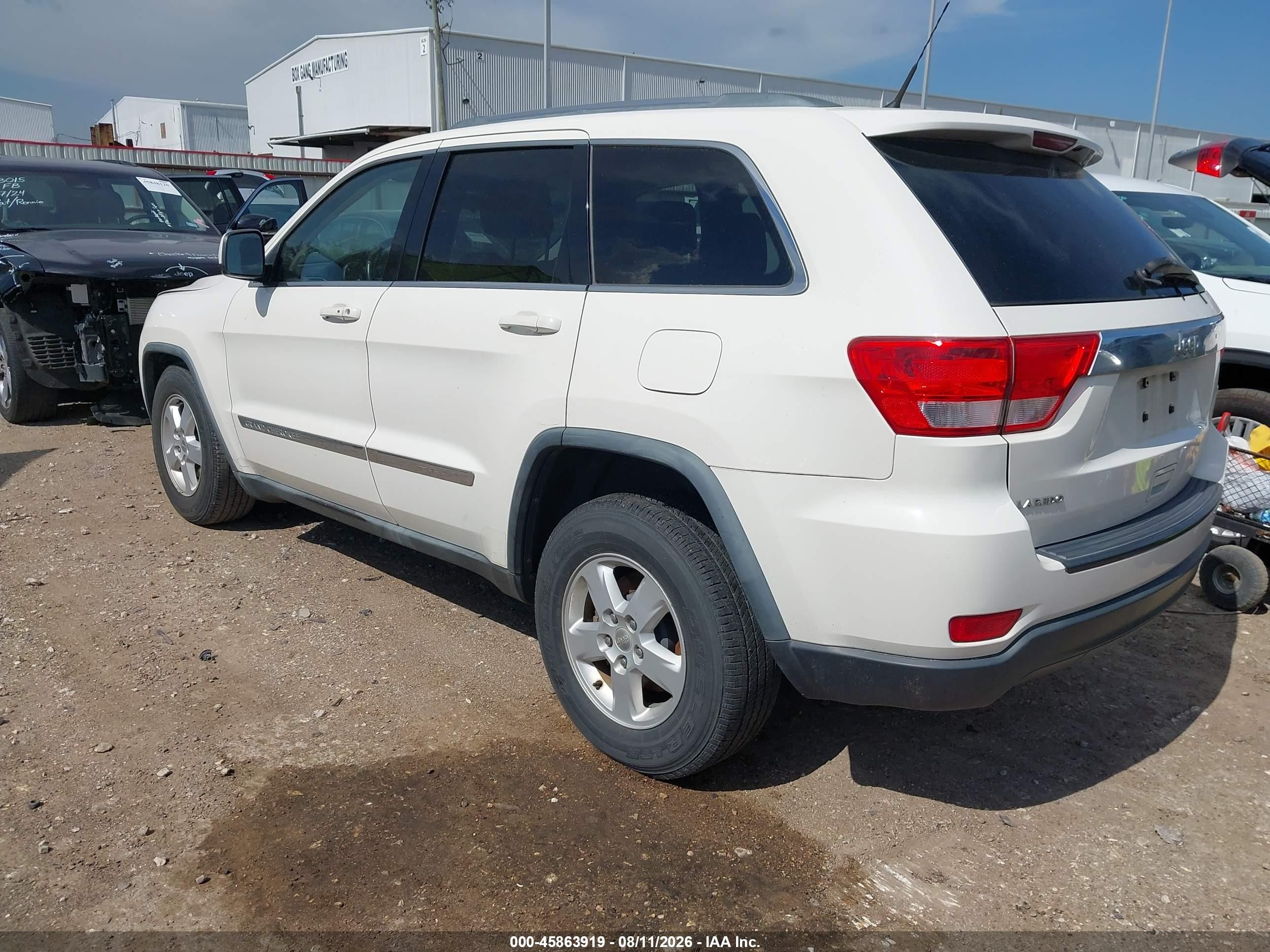 2011 Jeep Grand Cherokee Laredo White vin: 1J4RS4GG7BC524592