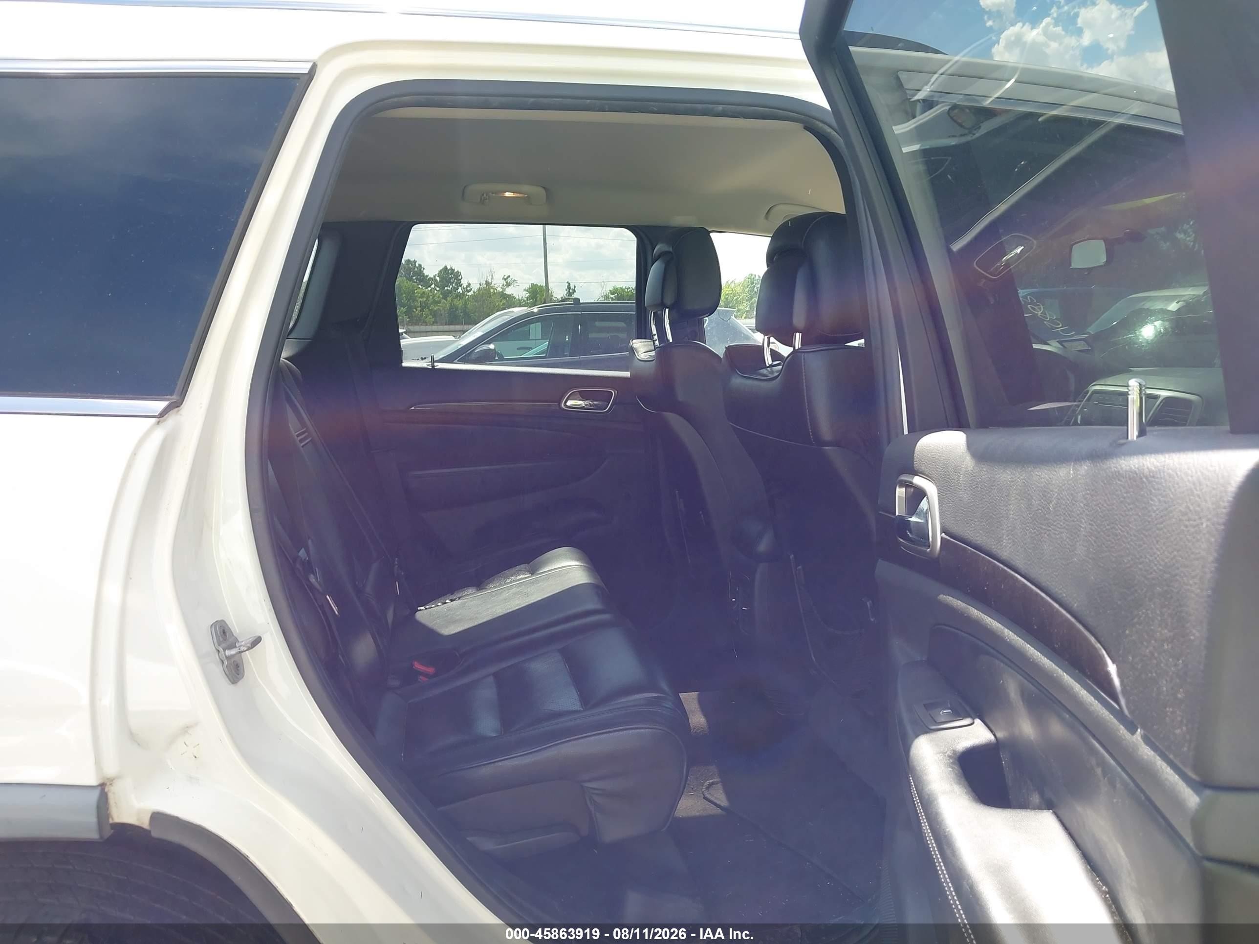 2011 Jeep Grand Cherokee Laredo White vin: 1J4RS4GG7BC524592