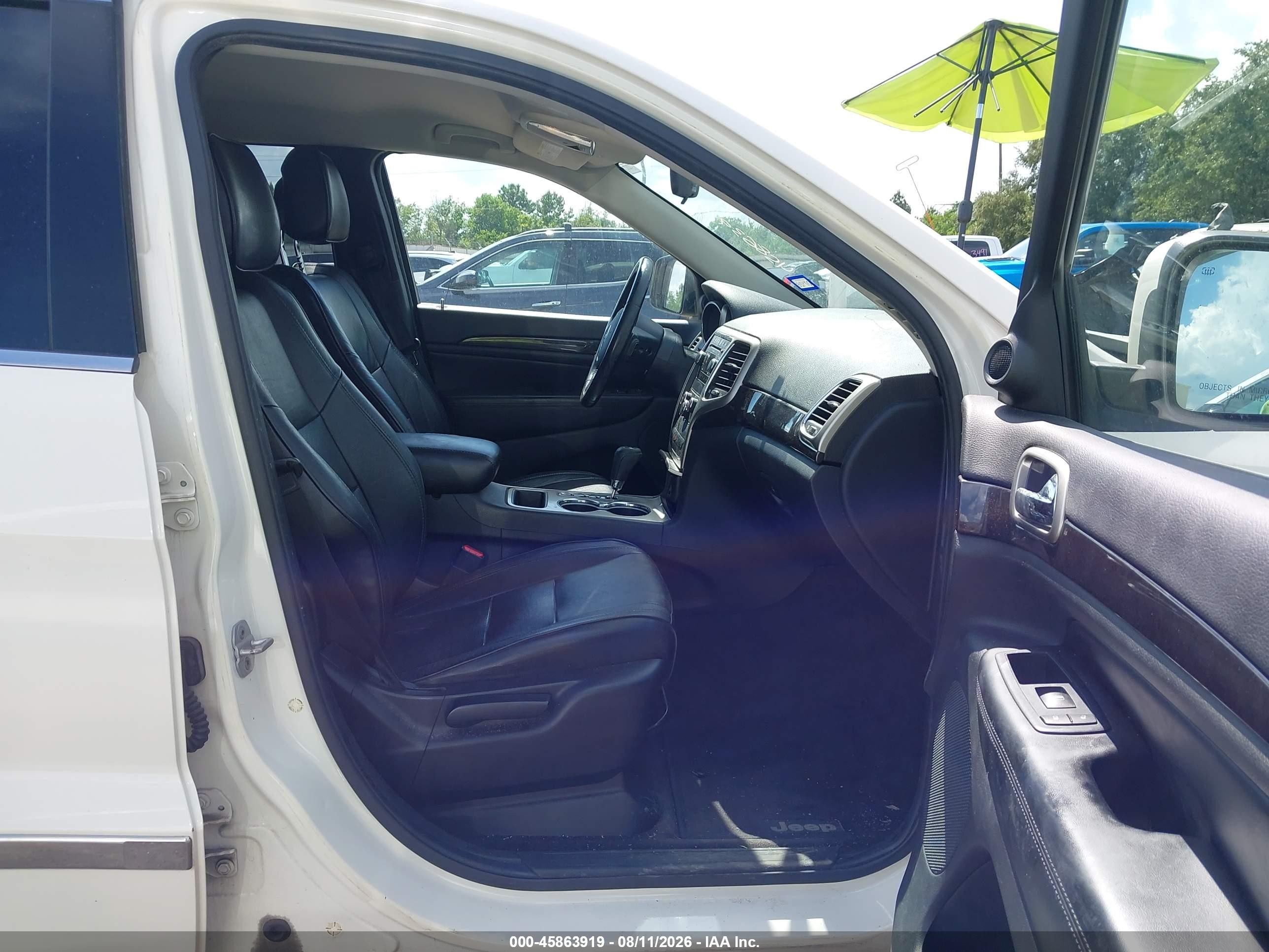 2011 Jeep Grand Cherokee Laredo White vin: 1J4RS4GG7BC524592