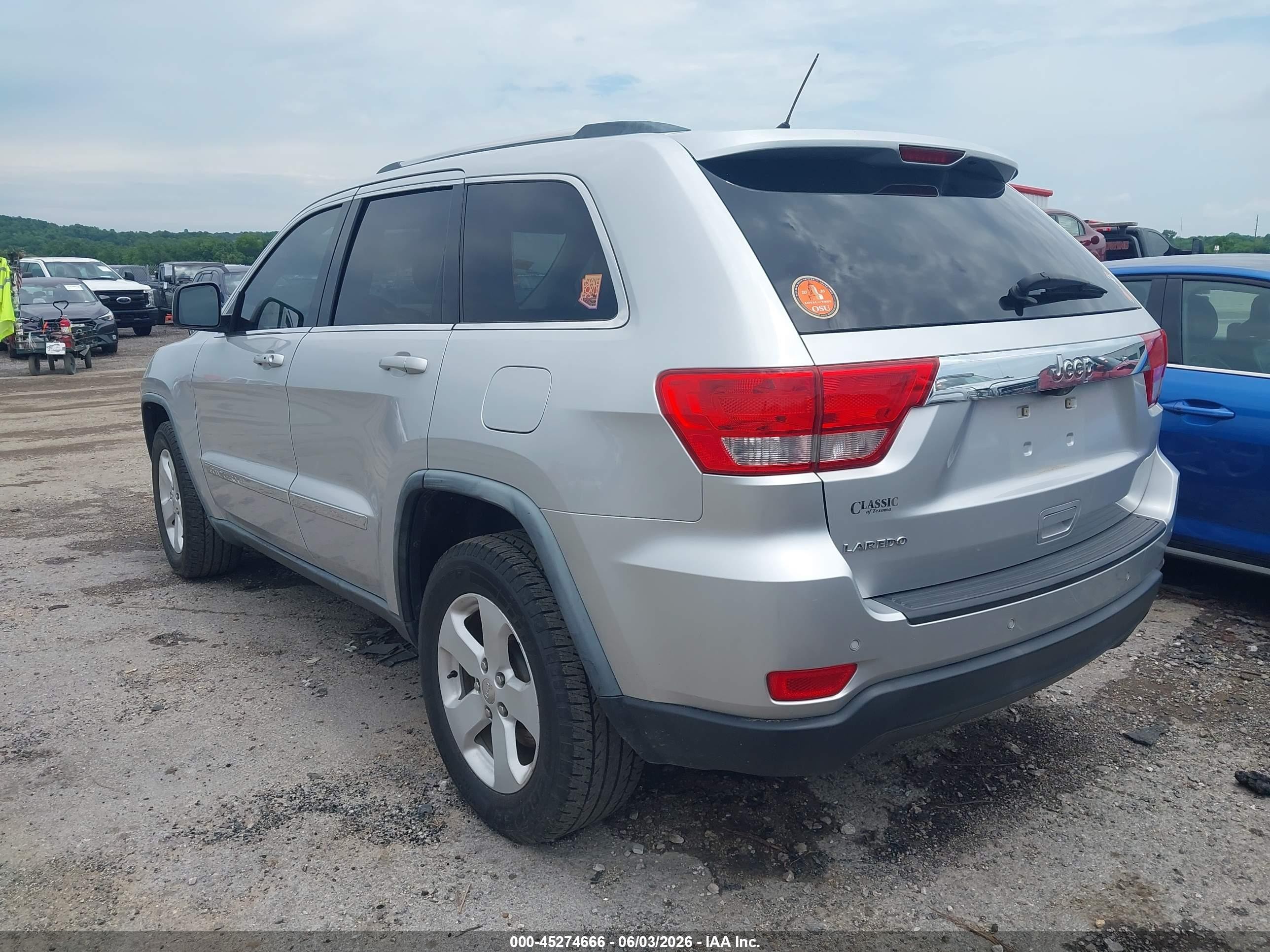 2011 Jeep Grand Cherokee Laredo Silver vin: 1J4RS4GG7BC539058