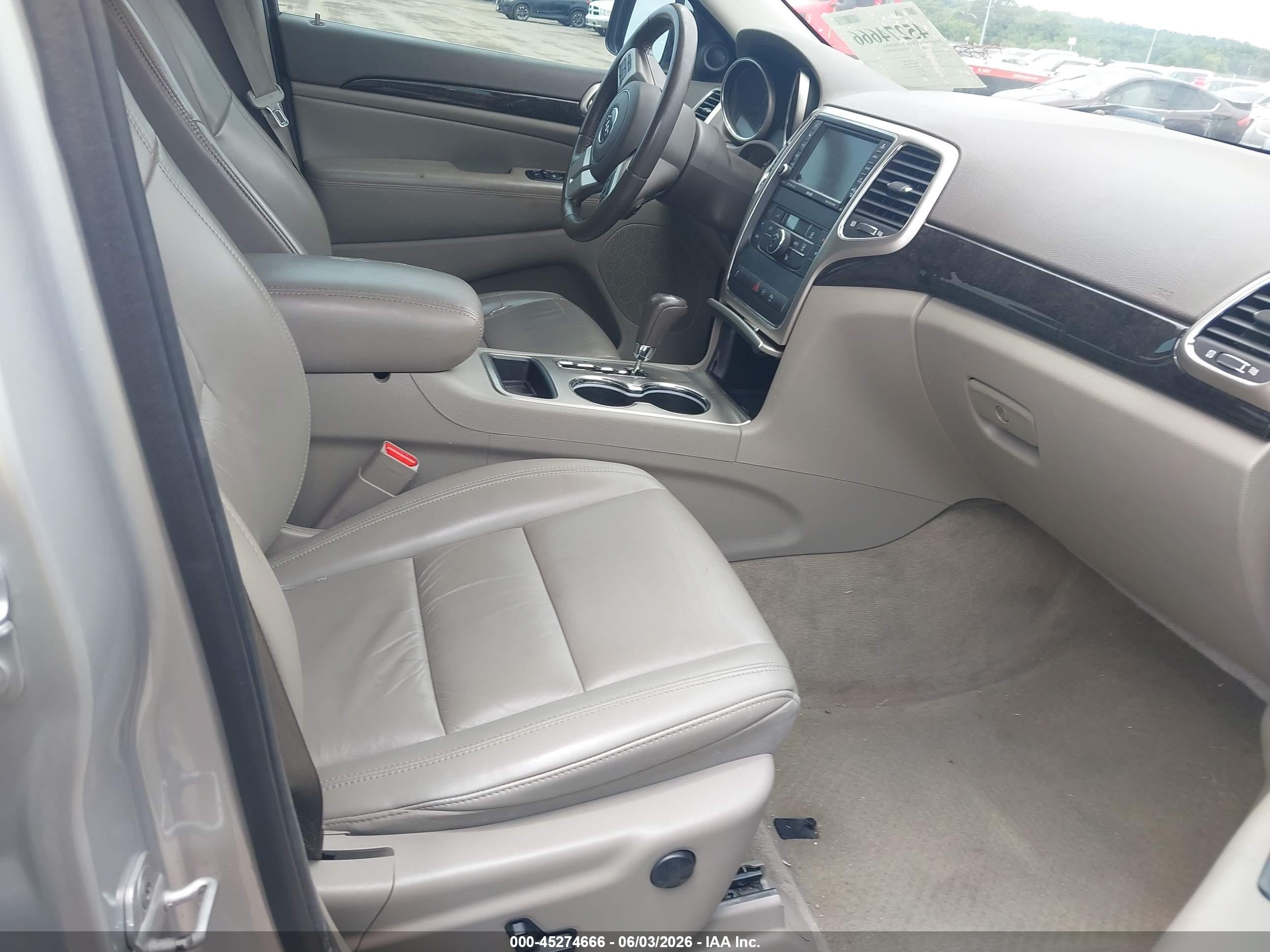 2011 Jeep Grand Cherokee Laredo Silver vin: 1J4RS4GG7BC539058