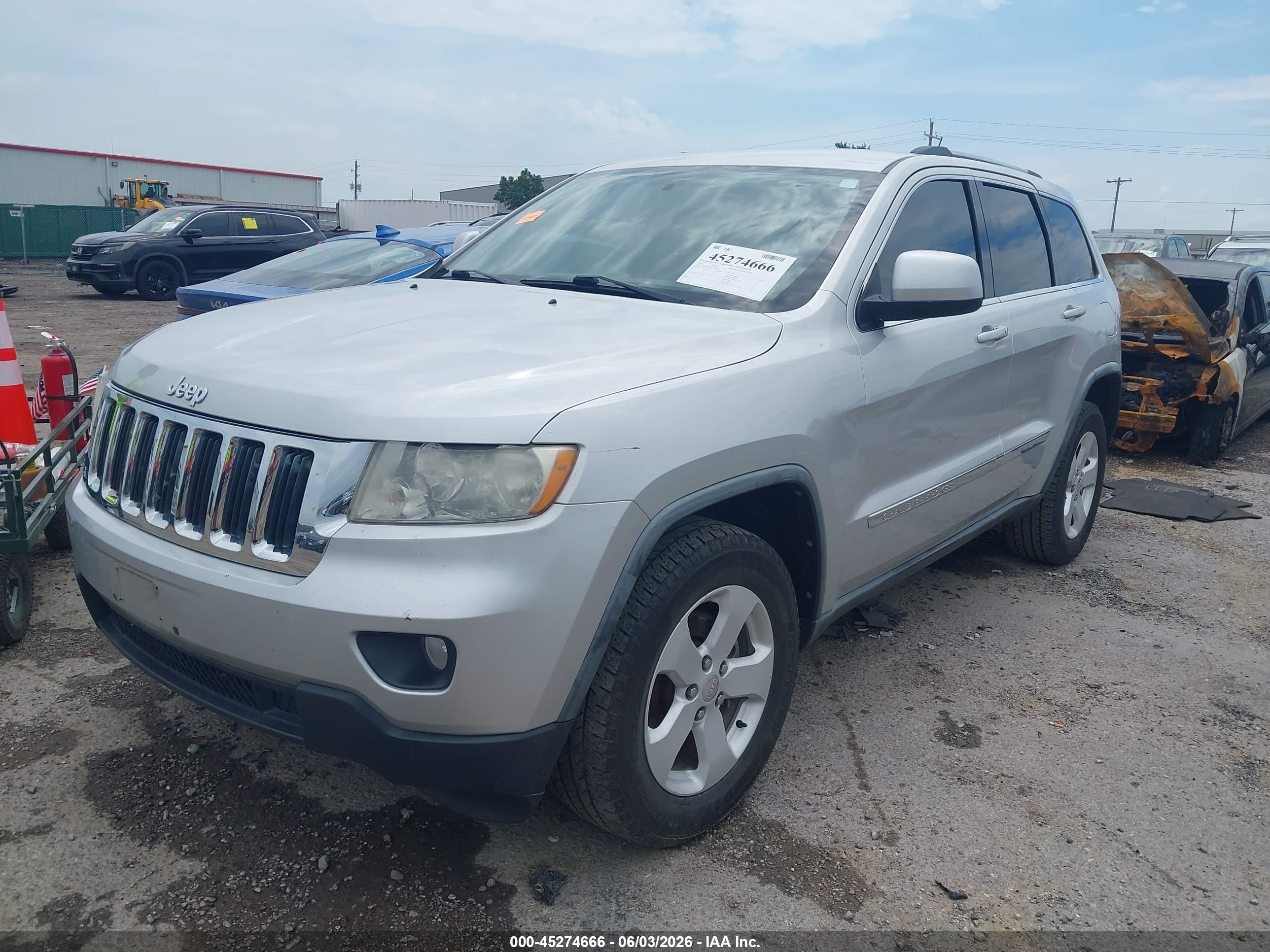 2011 Jeep Grand Cherokee Laredo Silver vin: 1J4RS4GG7BC539058