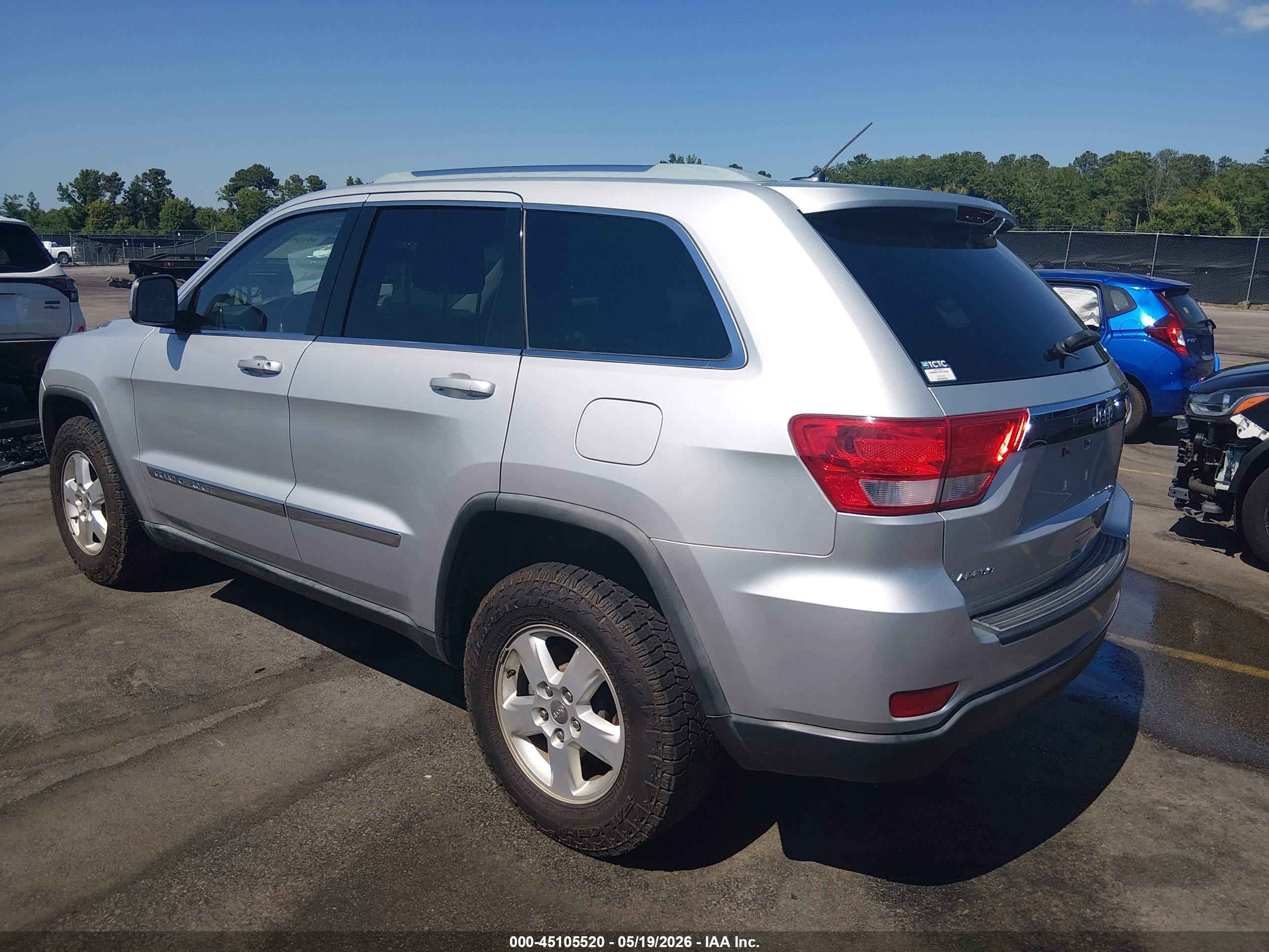 2011 Jeep Grand Cherokee Laredo Silver vin: 1J4RS4GG7BC588227