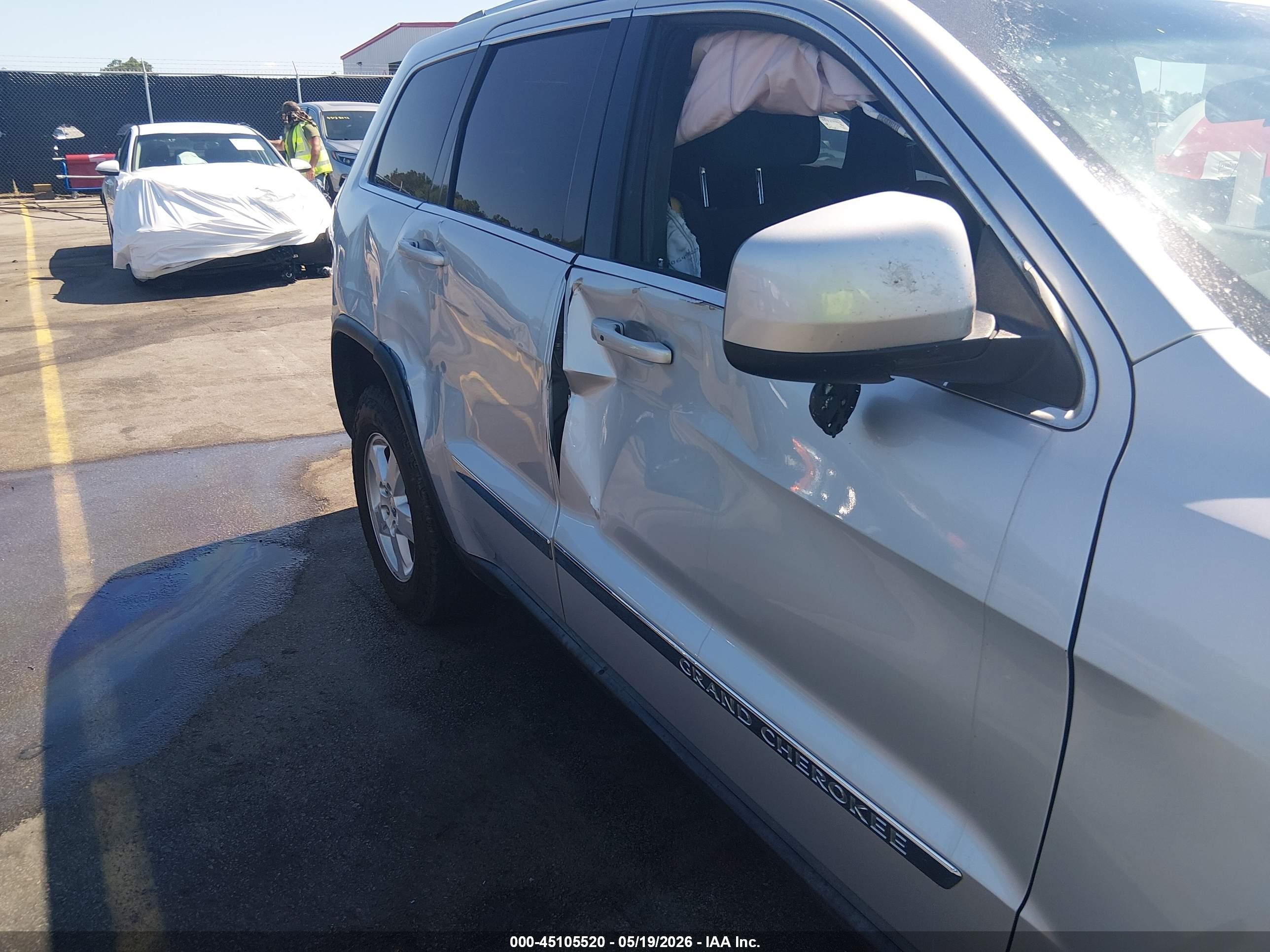 2011 Jeep Grand Cherokee Laredo Silver vin: 1J4RS4GG7BC588227