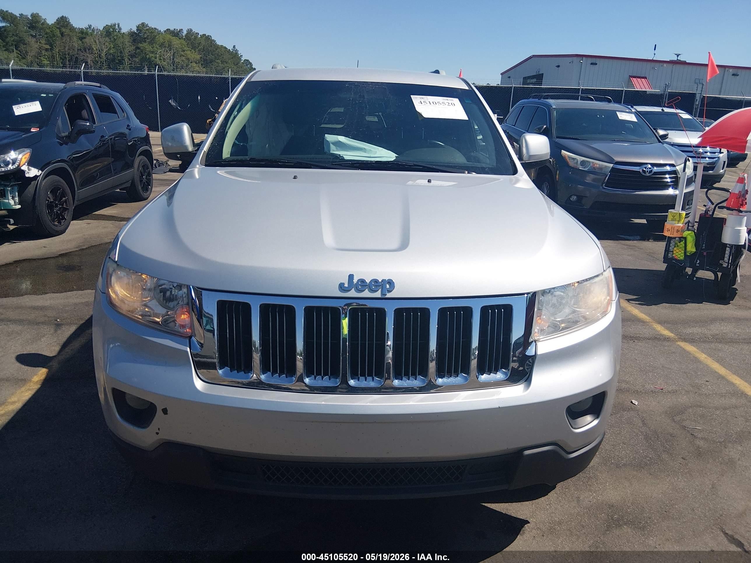 2011 Jeep Grand Cherokee Laredo Silver vin: 1J4RS4GG7BC588227