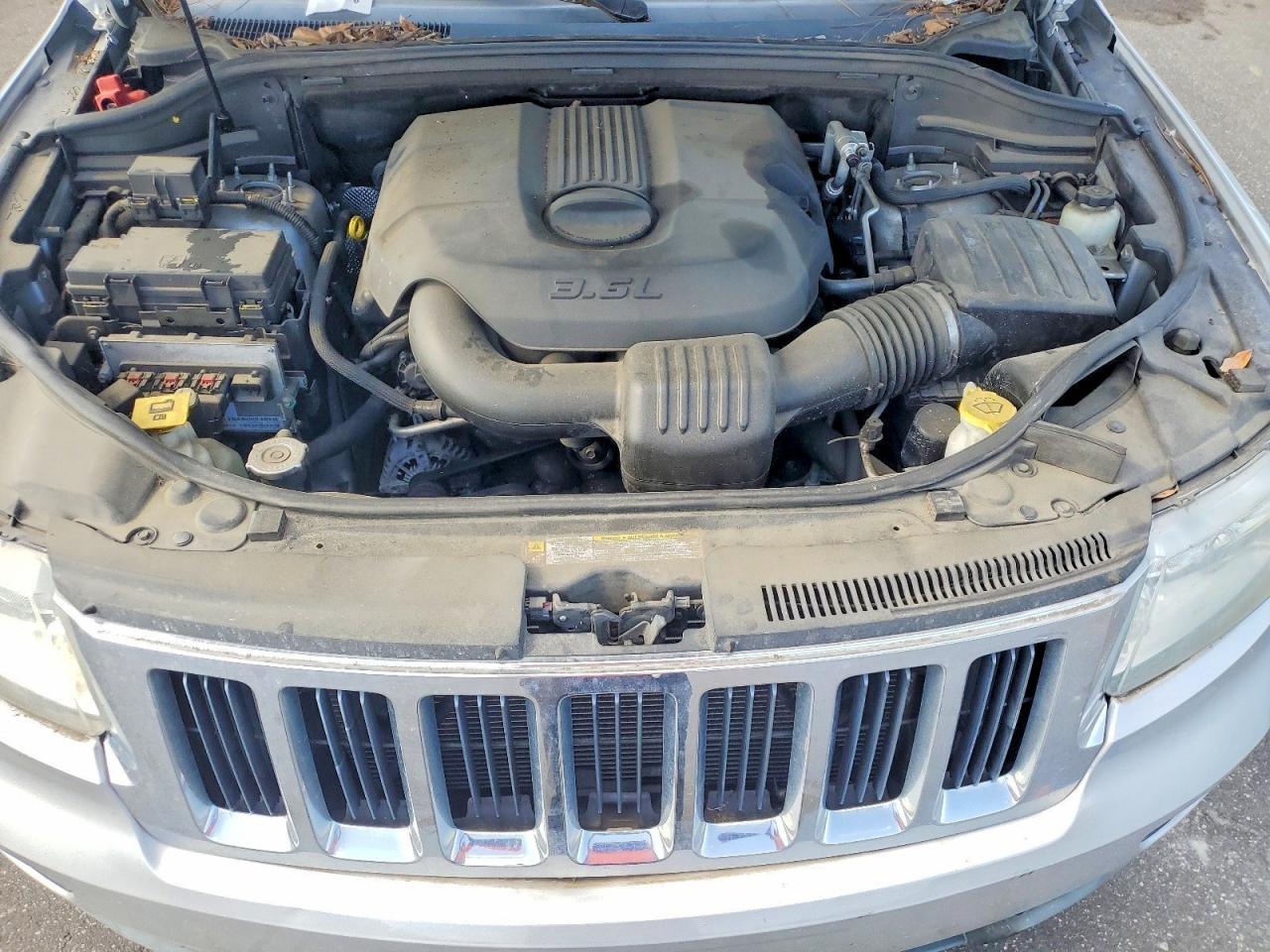 2011 Jeep Grand Cherokee Laredo Silver vin: 1J4RS4GG7BC646563