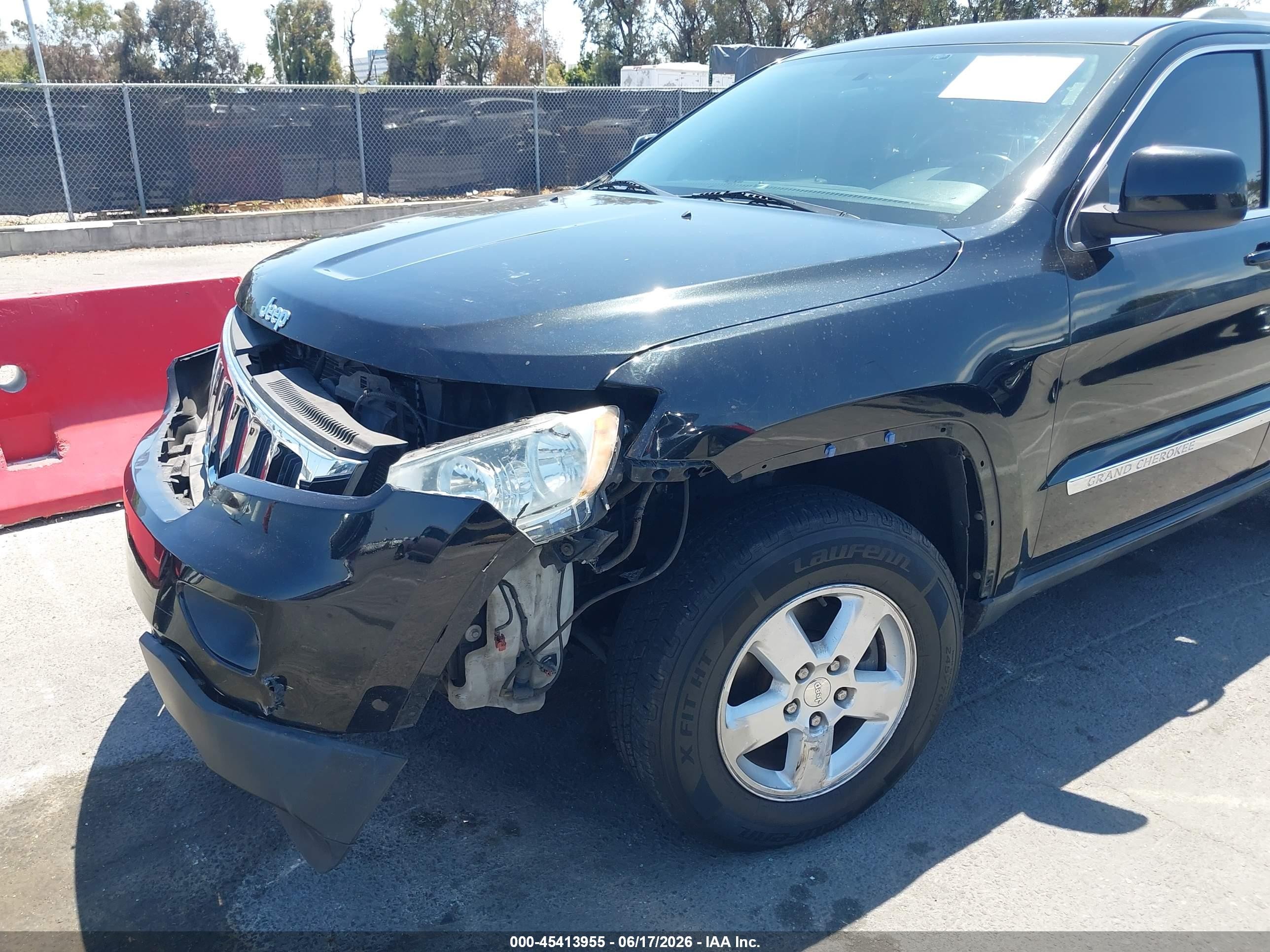 2011 Jeep Grand Cherokee Laredo Black vin: 1J4RS4GG7BC658471