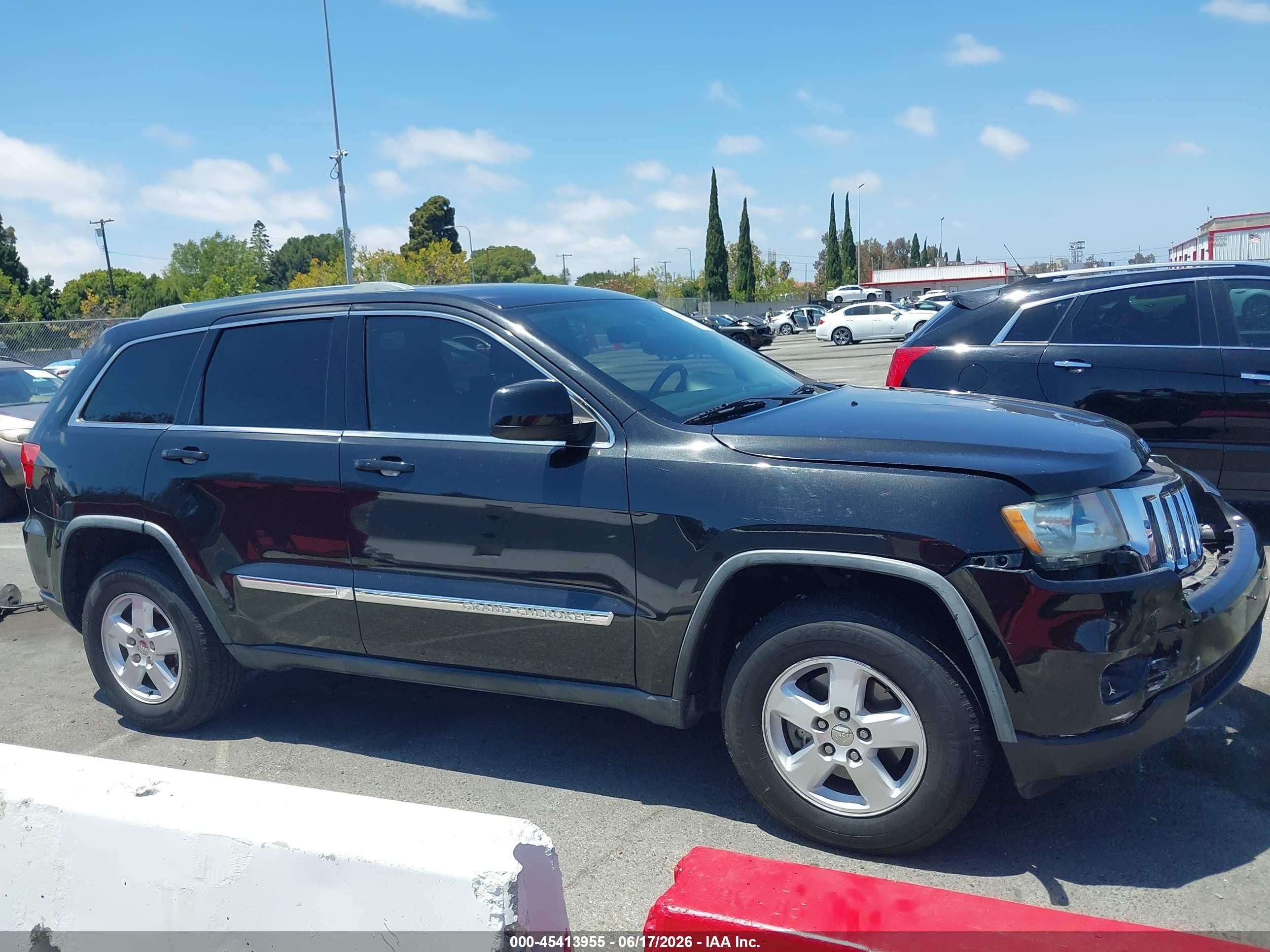 2011 Jeep Grand Cherokee Laredo Black vin: 1J4RS4GG7BC658471