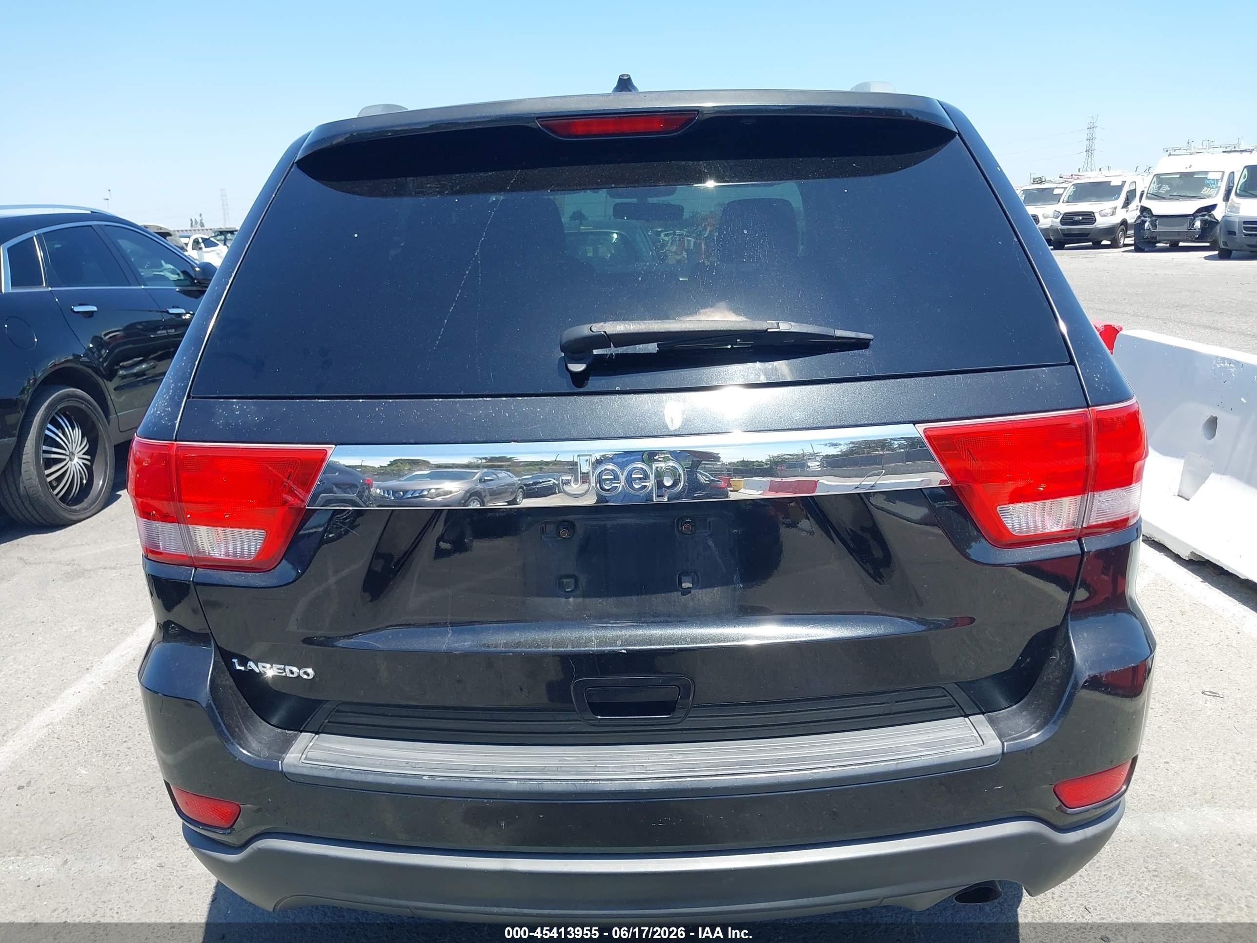 2011 Jeep Grand Cherokee Laredo Black vin: 1J4RS4GG7BC658471