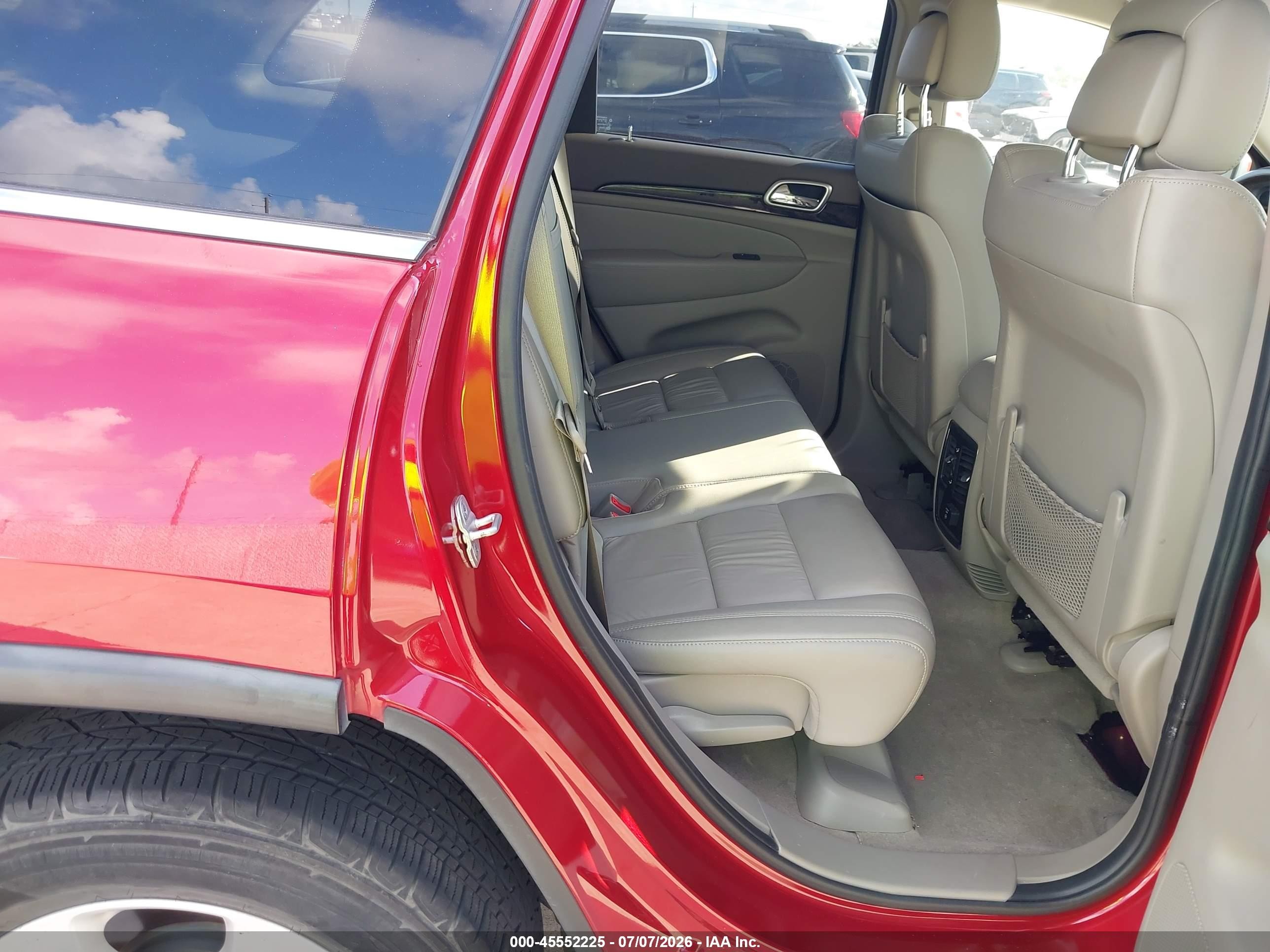 2011 Jeep Grand Cherokee Laredo Red vin: 1J4RS4GG8BC544902