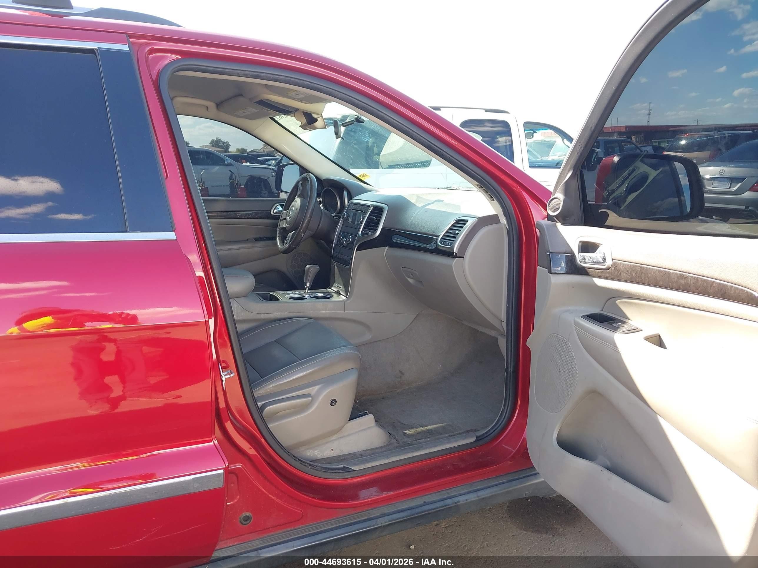 2011 Jeep Grand Cherokee Laredo Red vin: 1J4RS4GG9BC513612