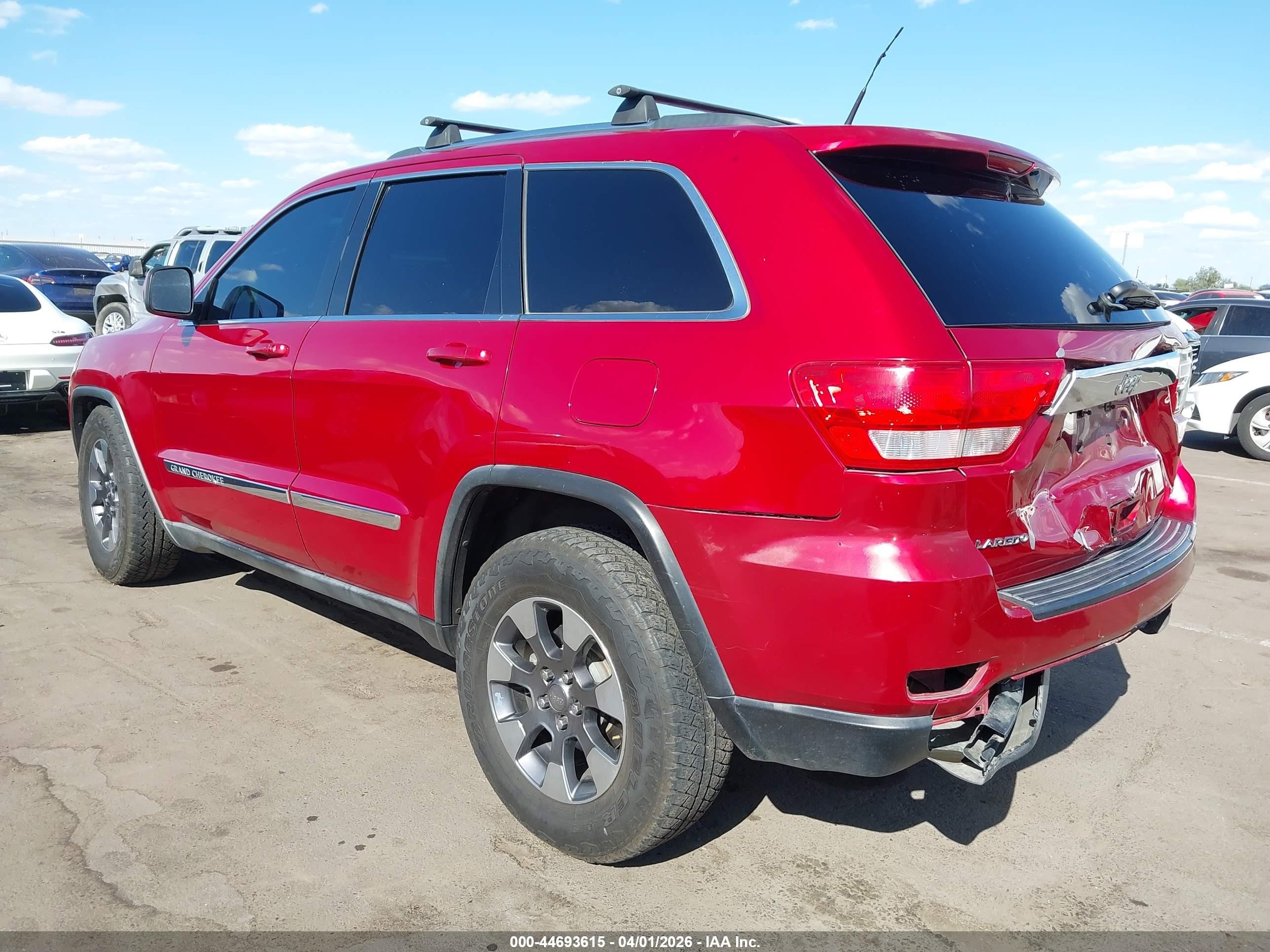 2011 Jeep Grand Cherokee Laredo Red vin: 1J4RS4GG9BC513612