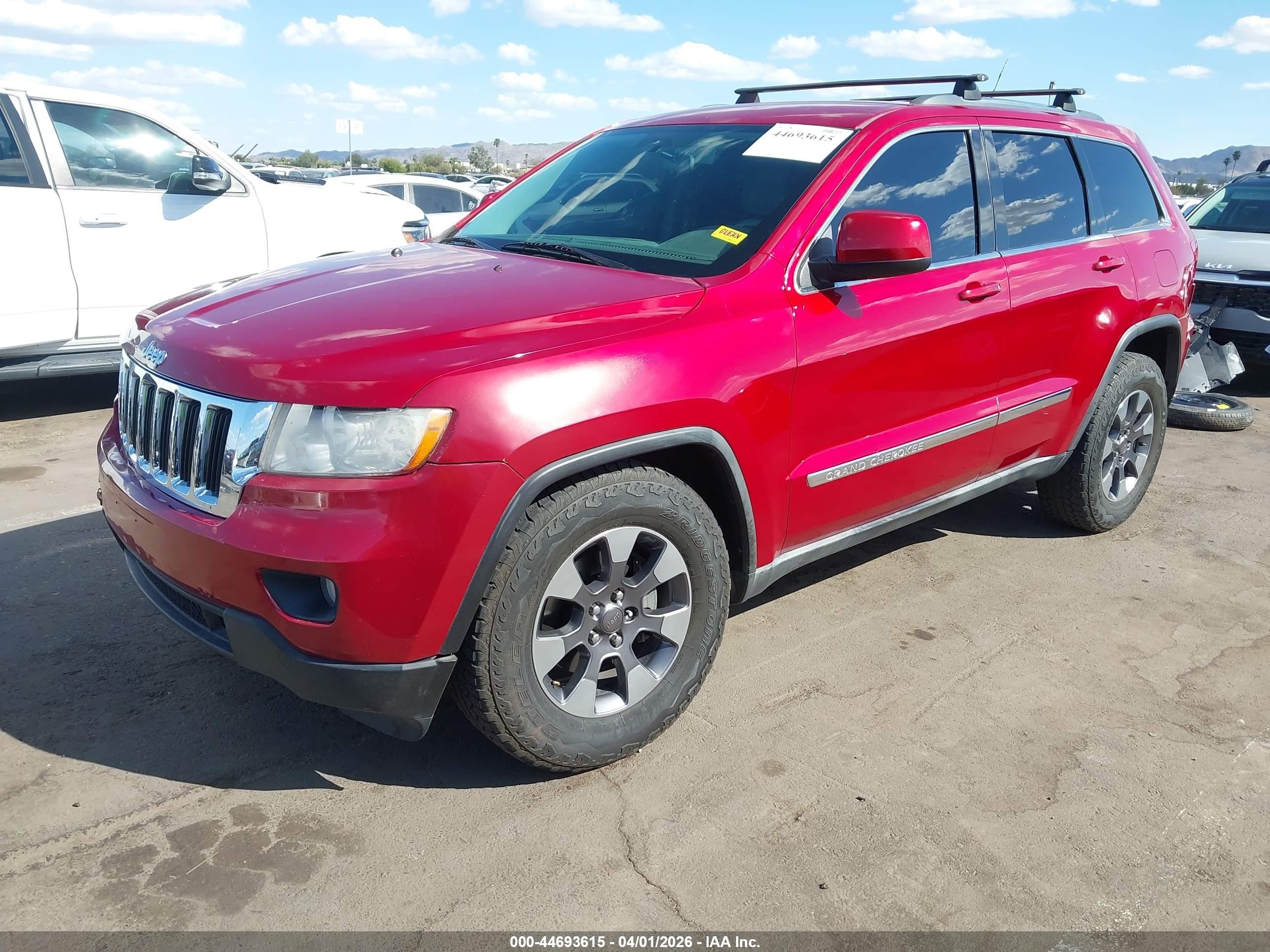 2011 Jeep Grand Cherokee Laredo Red vin: 1J4RS4GG9BC513612