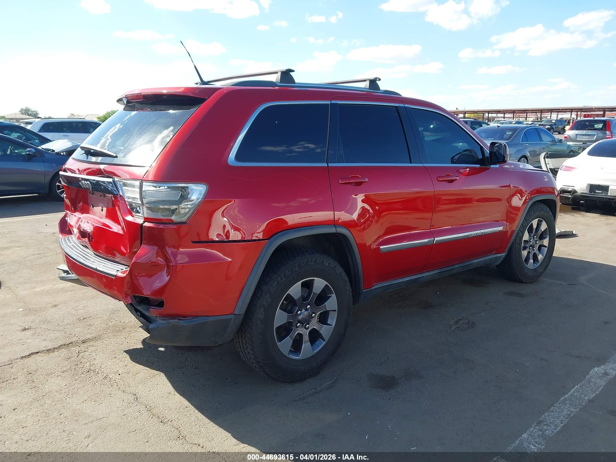 2011 Jeep Grand Cherokee Laredo Red vin: 1J4RS4GG9BC513612