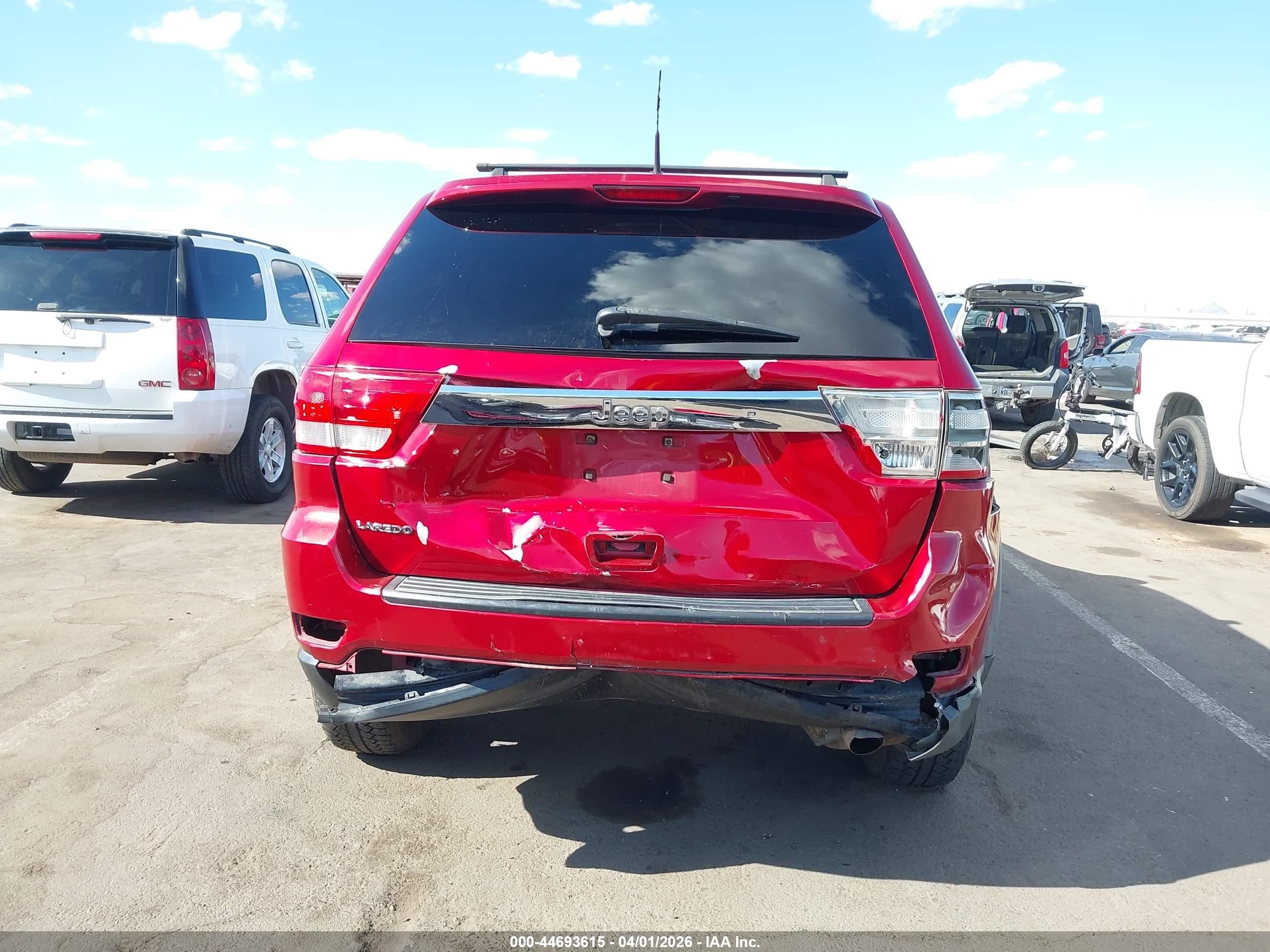 2011 Jeep Grand Cherokee Laredo Red vin: 1J4RS4GG9BC513612