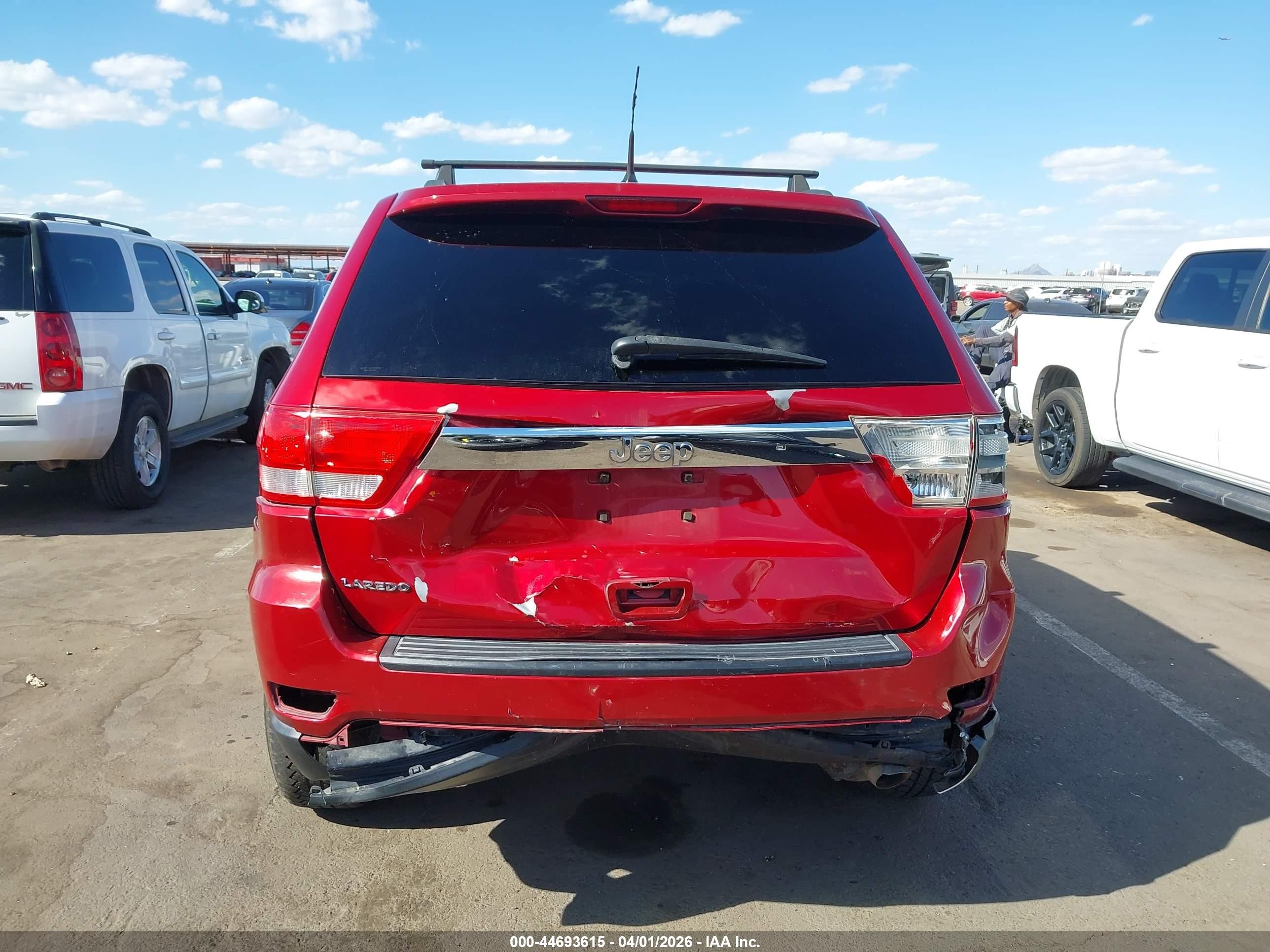 2011 Jeep Grand Cherokee Laredo Red vin: 1J4RS4GG9BC513612