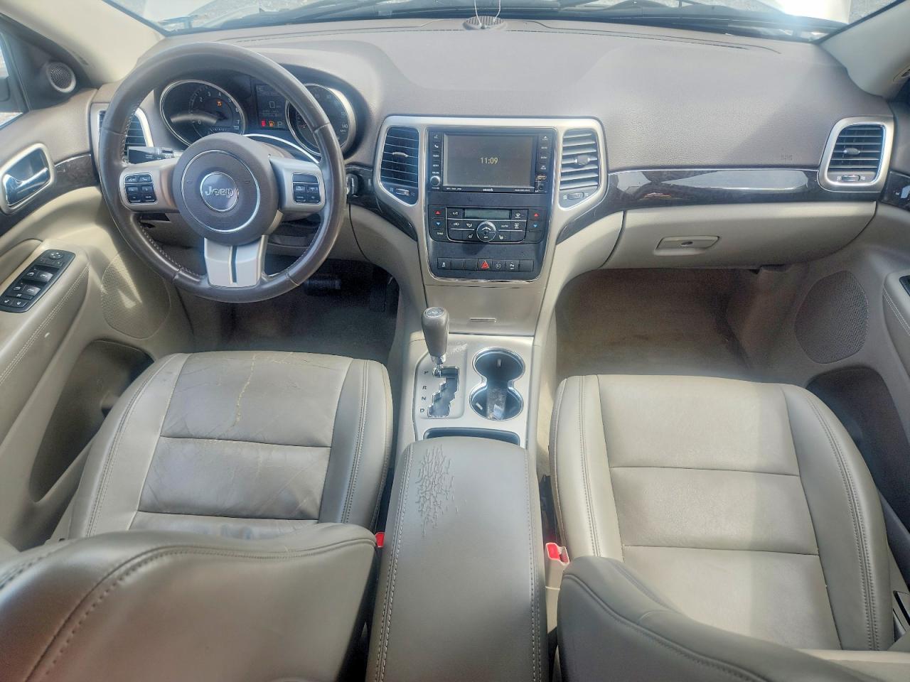 2011 Jeep Grand Cherokee Laredo Белый vin: 1J4RS4GG9BC532113