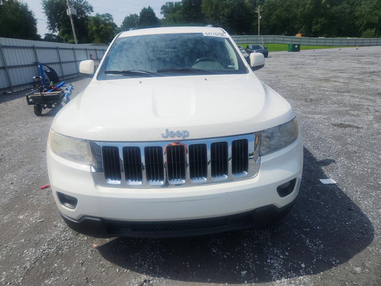 2011 Jeep Grand Cherokee Laredo Белый vin: 1J4RS4GG9BC532113