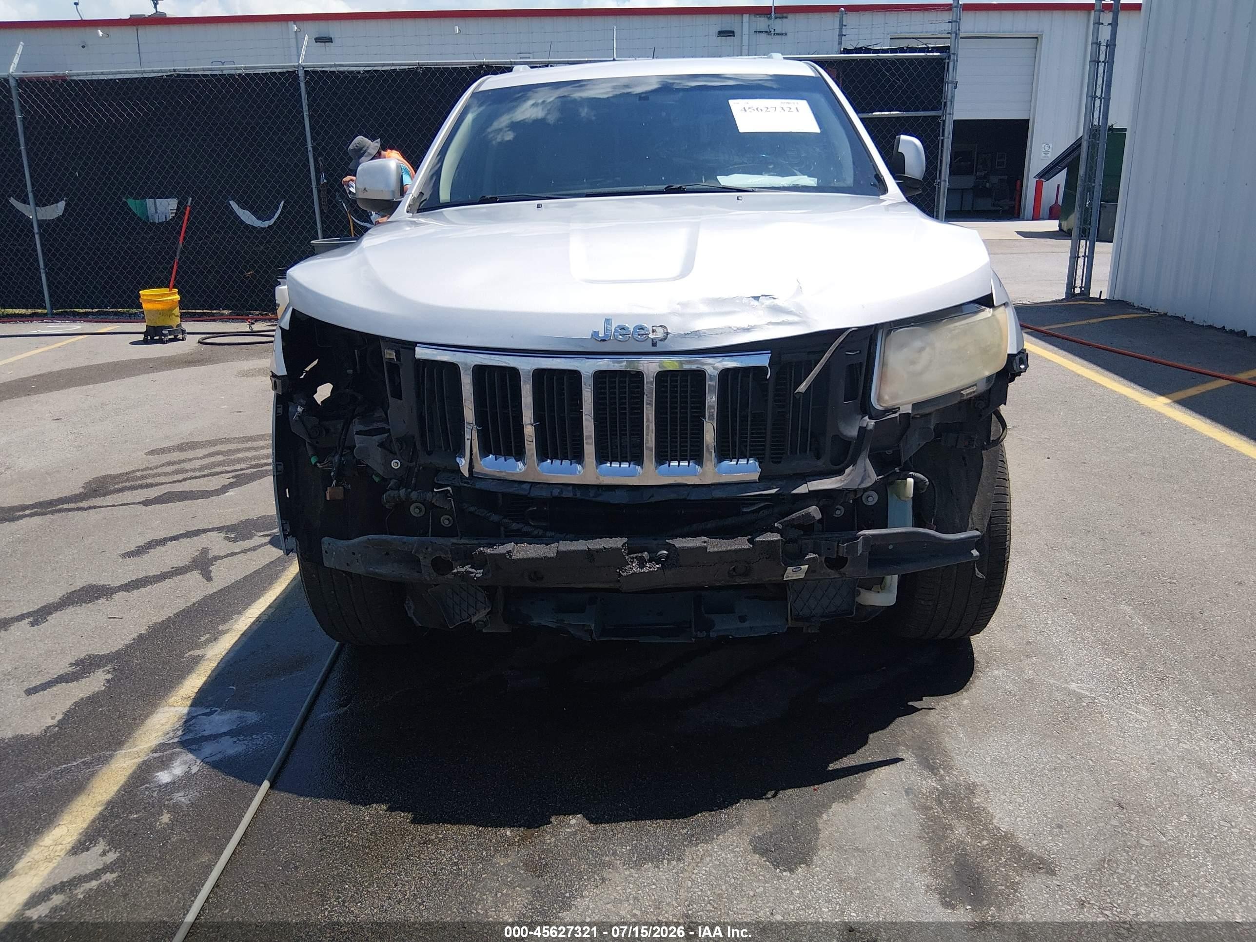 2011 Jeep Grand Cherokee Laredo Silver vin: 1J4RS4GG9BC582915