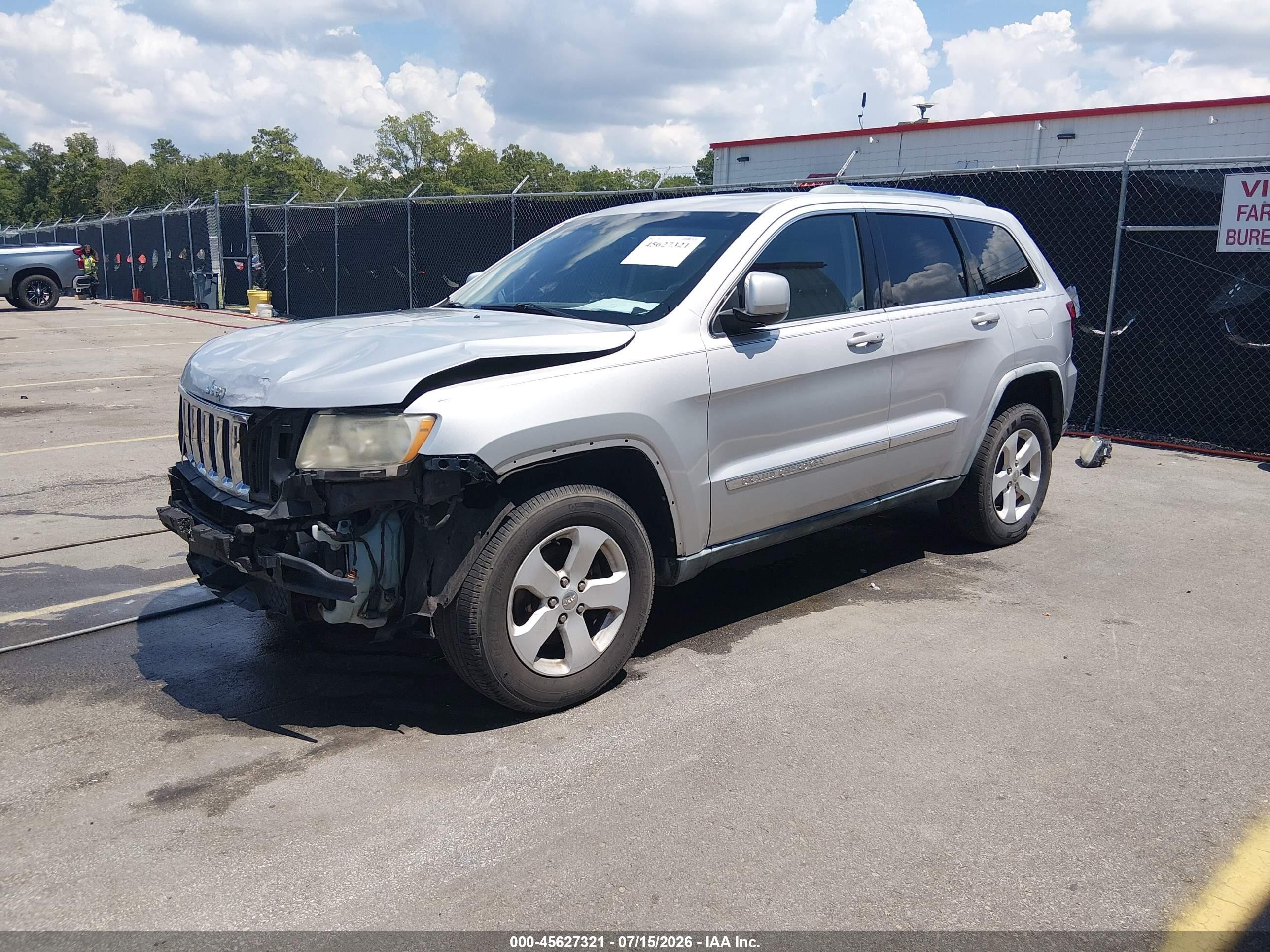 2011 Jeep Grand Cherokee Laredo Silver vin: 1J4RS4GG9BC582915