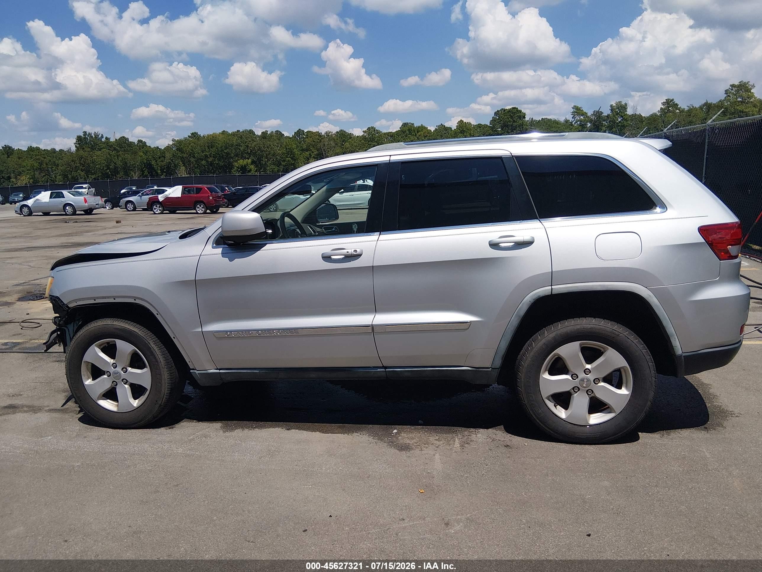 2011 Jeep Grand Cherokee Laredo Silver vin: 1J4RS4GG9BC582915