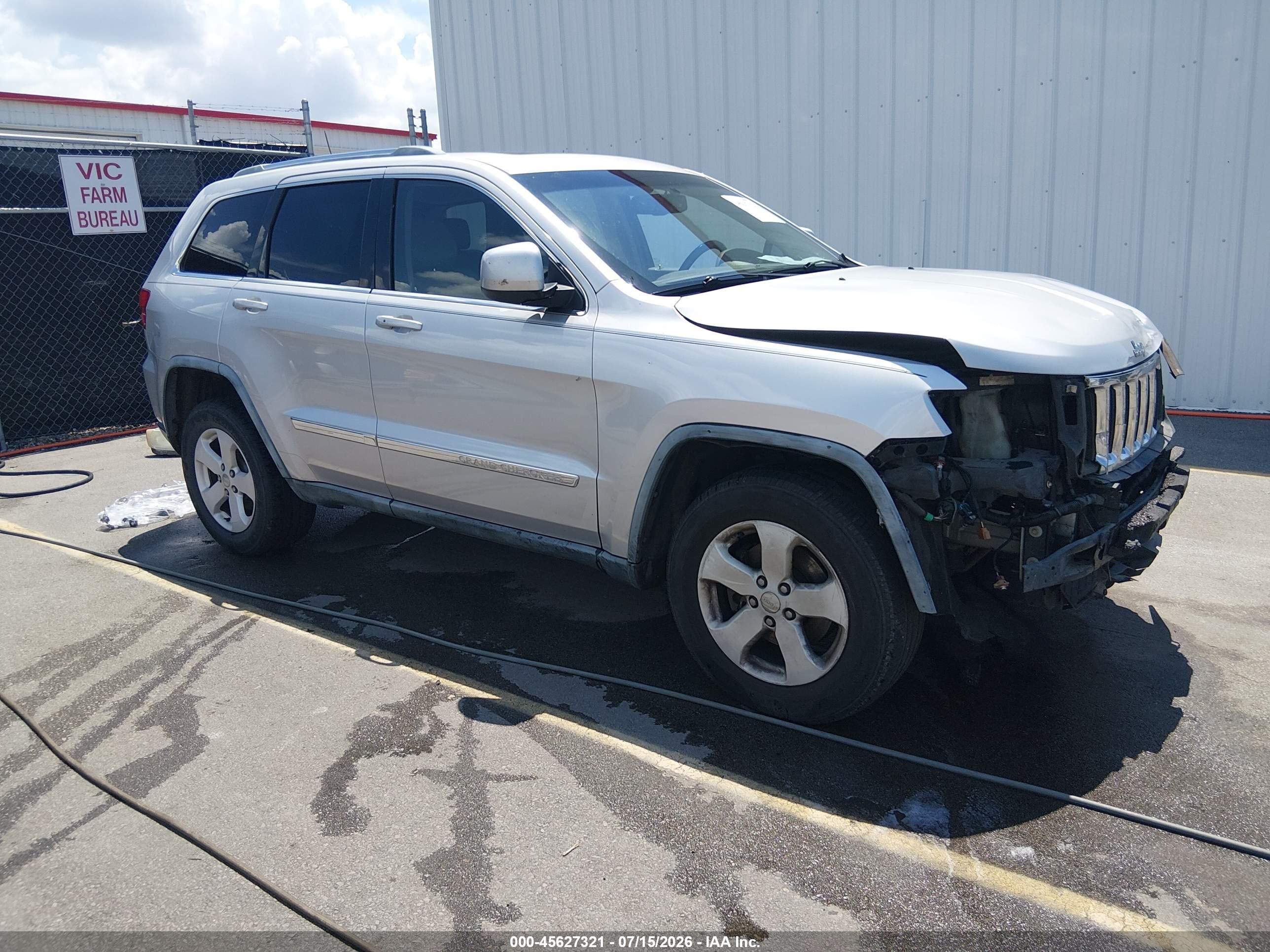 2011 Jeep Grand Cherokee Laredo Silver vin: 1J4RS4GG9BC582915