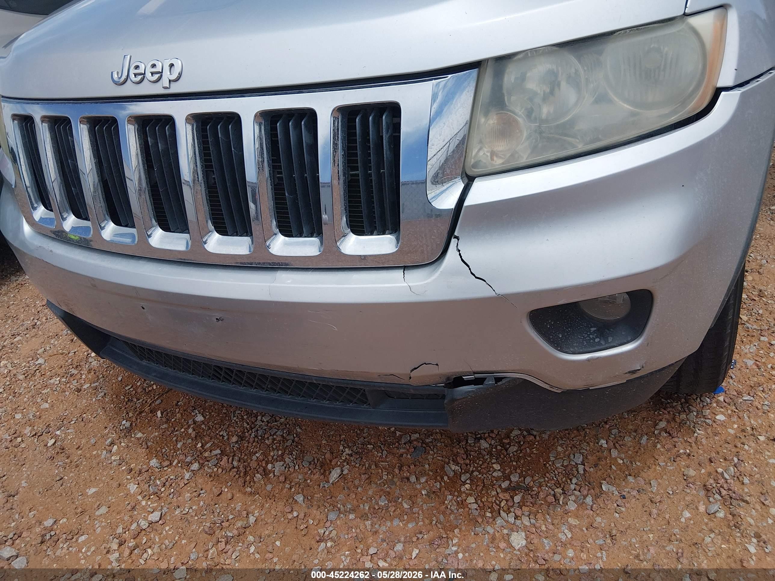 2011 Jeep Grand Cherokee Laredo Серебряный vin: 1J4RS4GG9BC618022