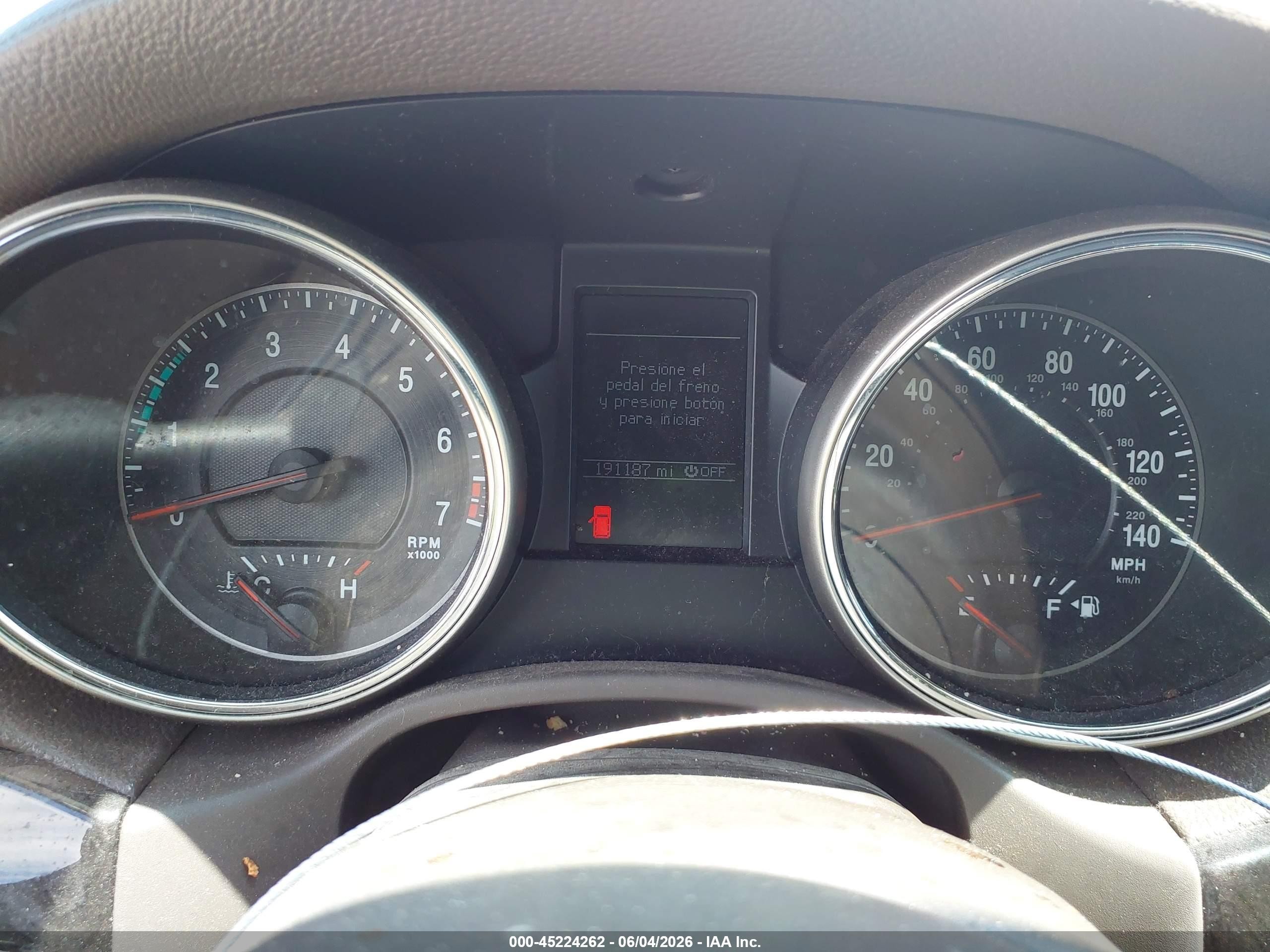 2011 Jeep Grand Cherokee Laredo Серебряный vin: 1J4RS4GG9BC618022