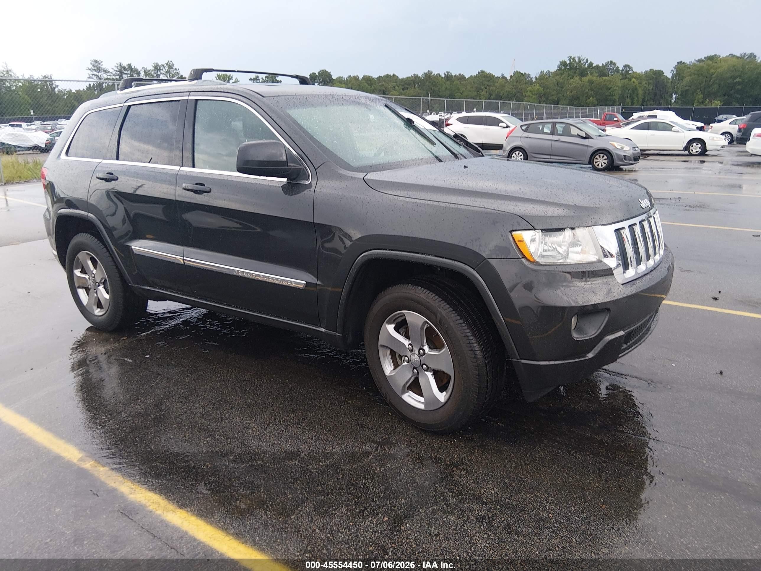 2011 Jeep Grand Cherokee Laredo Gray vin: 1J4RS4GG9BC644880