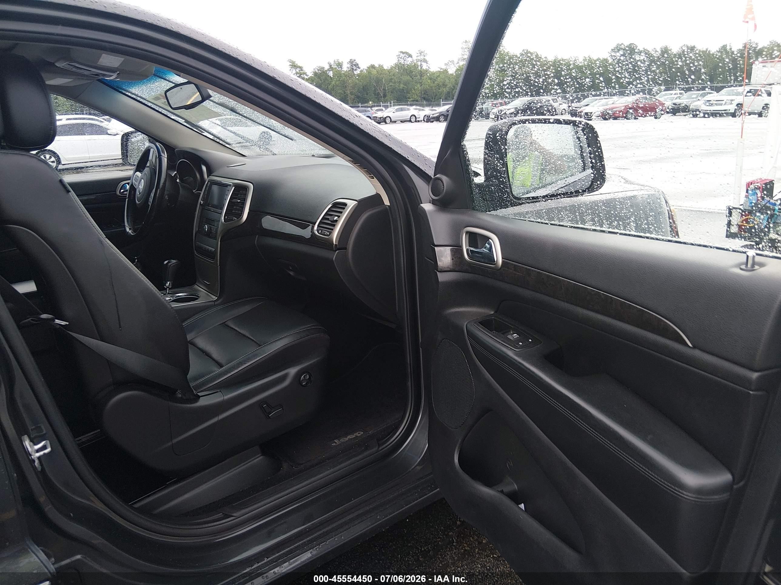 2011 Jeep Grand Cherokee Laredo Gray vin: 1J4RS4GG9BC644880