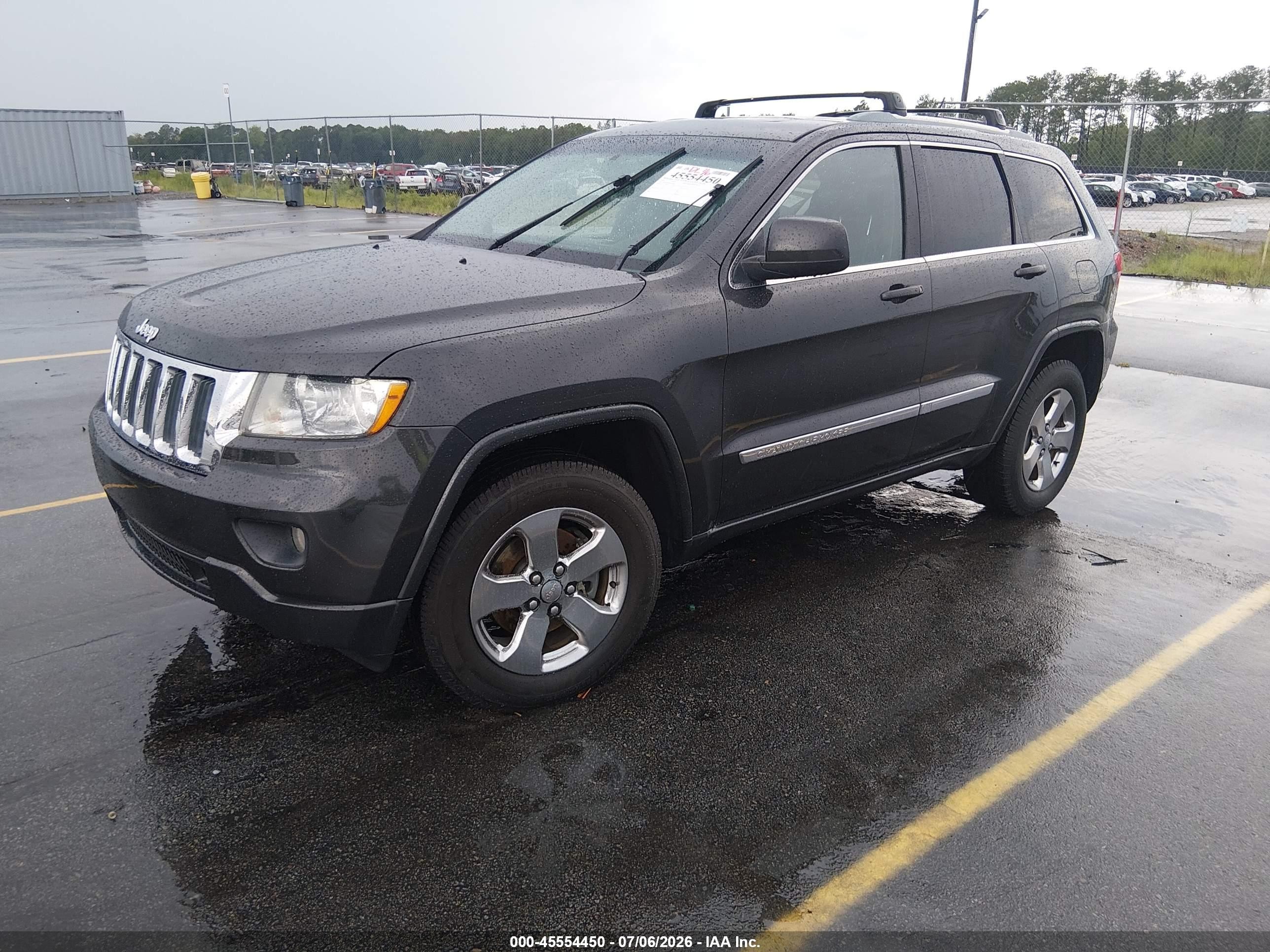 2011 Jeep Grand Cherokee Laredo Gray vin: 1J4RS4GG9BC644880