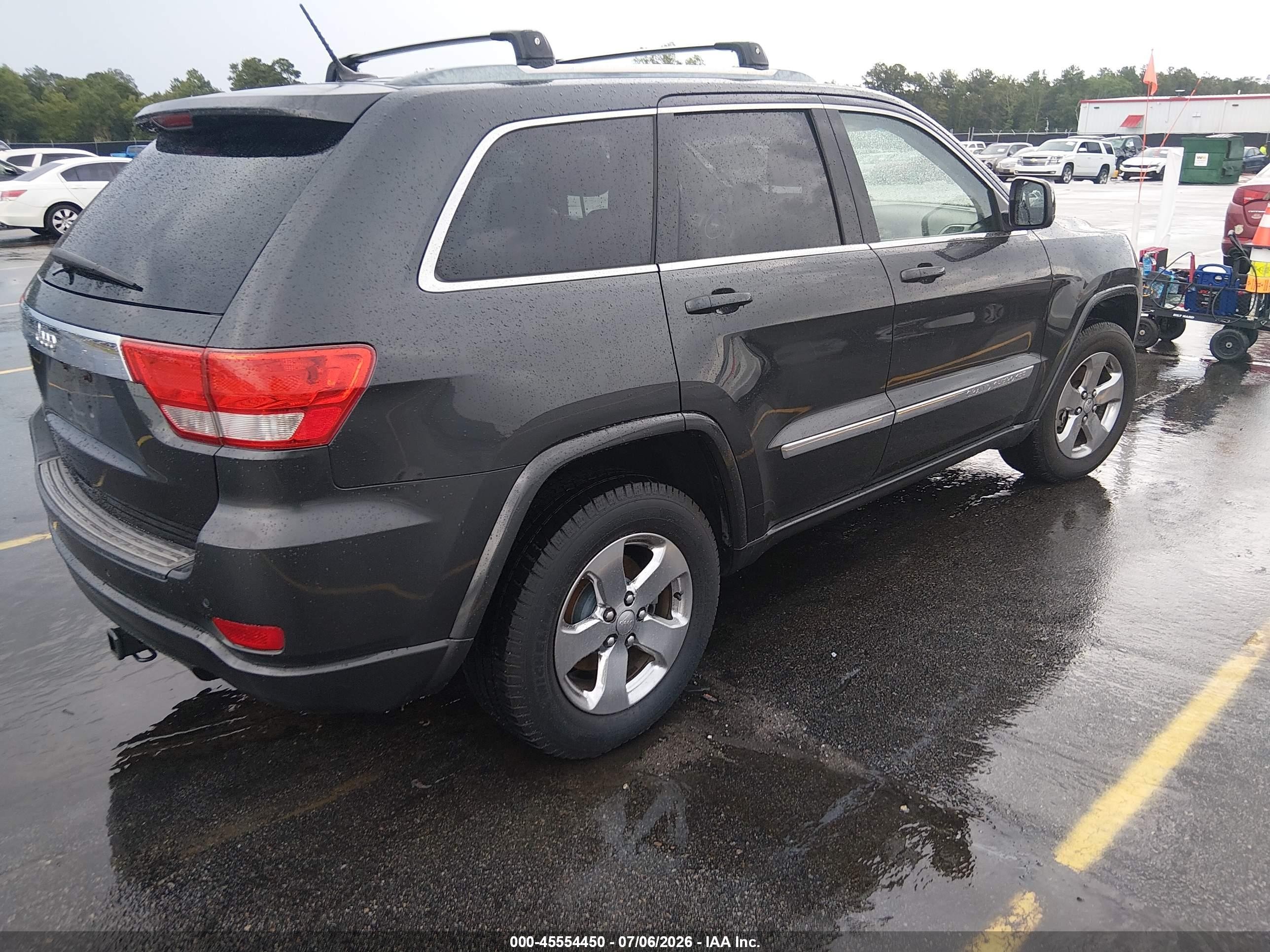 2011 Jeep Grand Cherokee Laredo Gray vin: 1J4RS4GG9BC644880