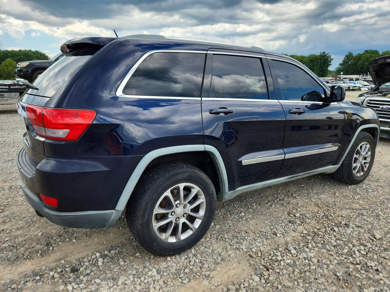 2011 Jeep Grand Cherokee Laredo Blue vin: 1J4RS4GGXBC569431