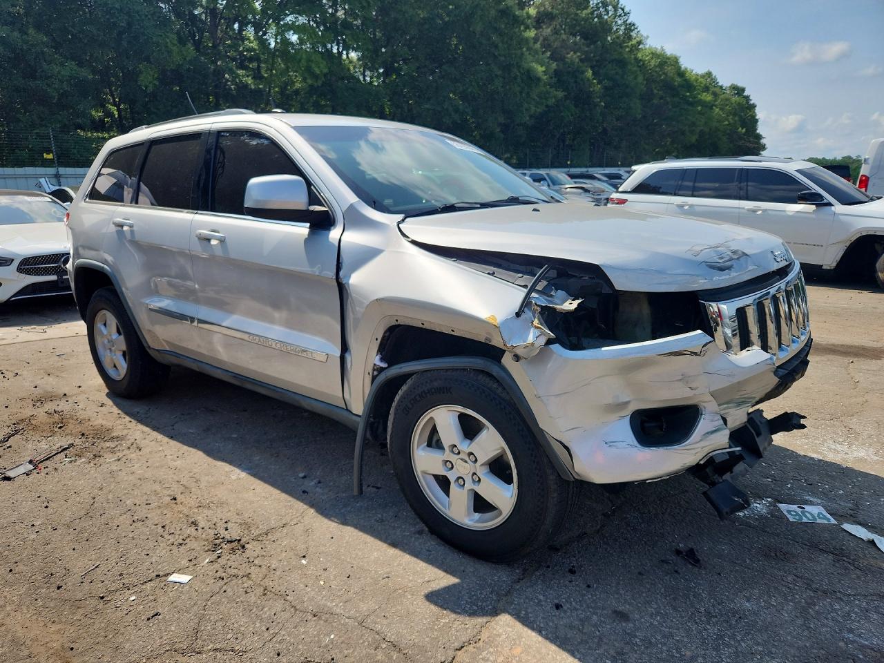 2011 Jeep Grand Cherokee Laredo Silver vin: 1J4RS4GGXBC643964