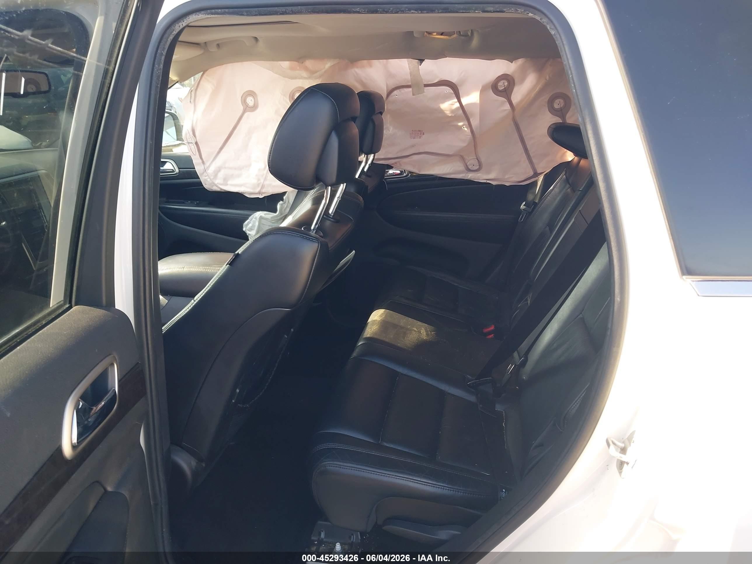 2011 Jeep Grand Cherokee Laredo White vin: 1J4RS4GGXBC684689