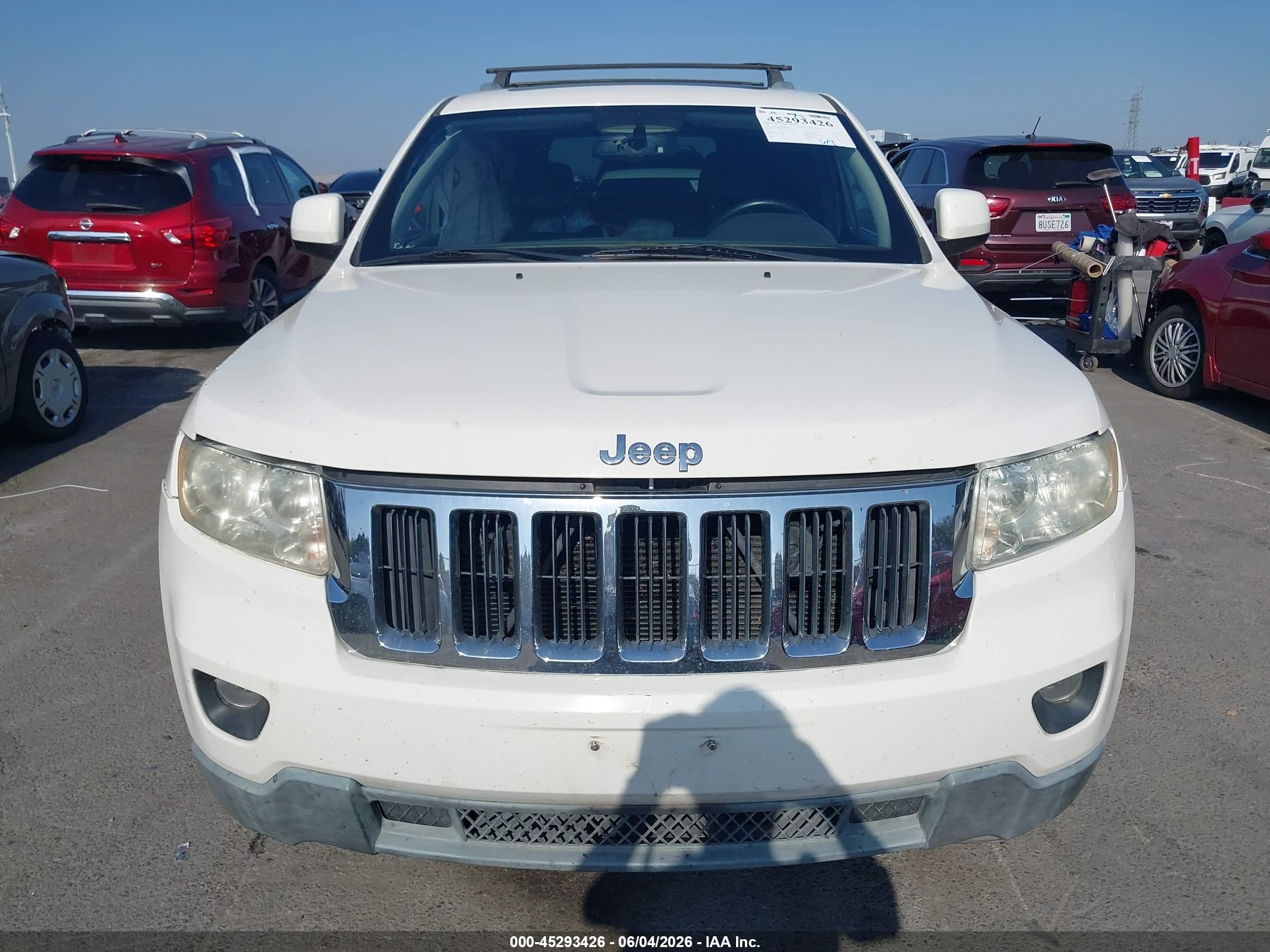 2011 Jeep Grand Cherokee Laredo White vin: 1J4RS4GGXBC684689