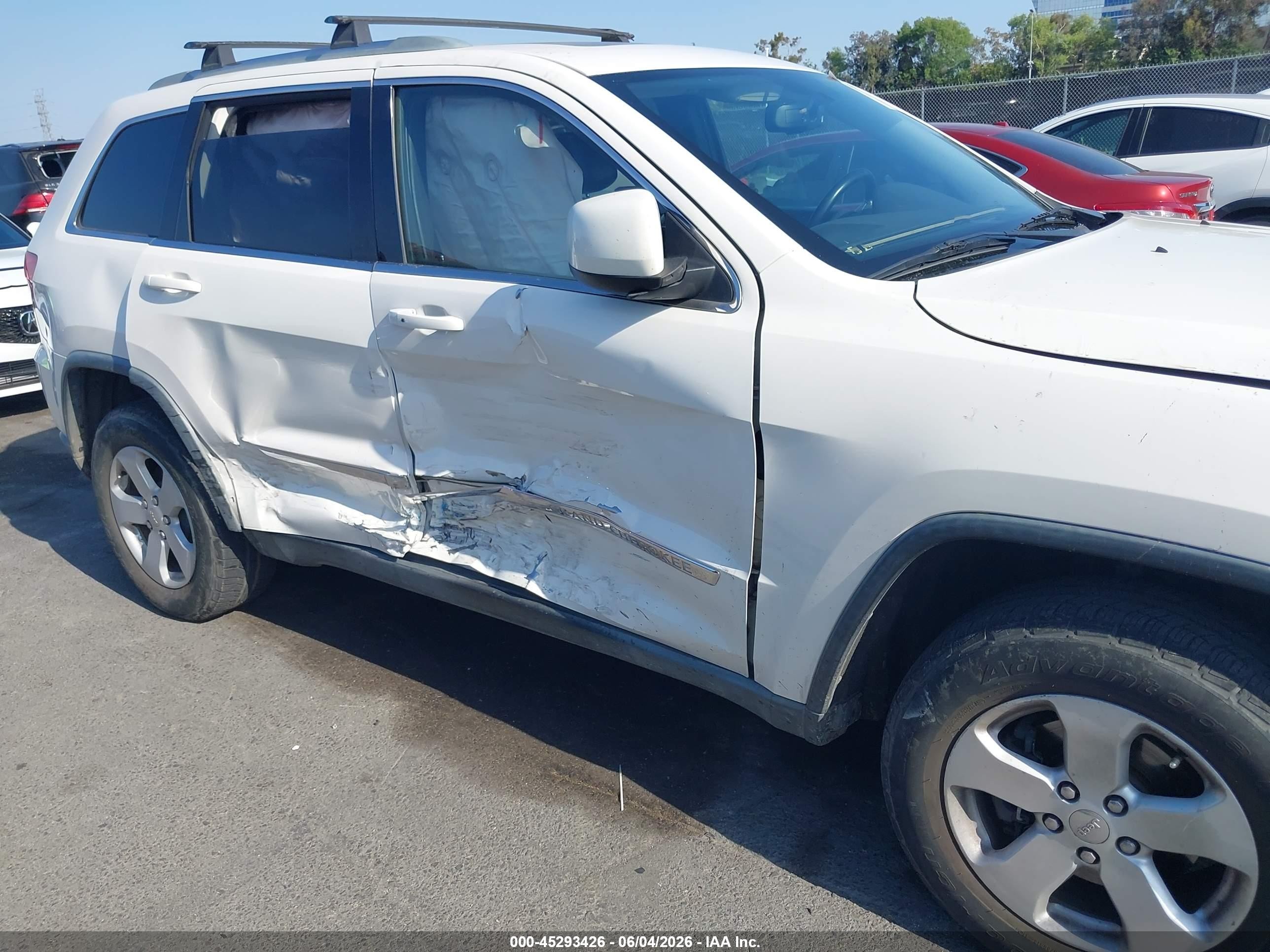 2011 Jeep Grand Cherokee Laredo White vin: 1J4RS4GGXBC684689