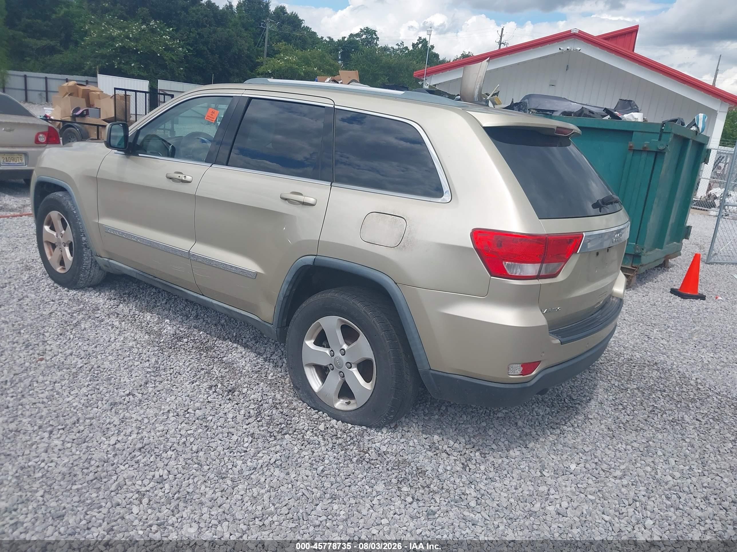 2011 Jeep Grand Cherokee Laredo Бежевый vin: 1J4RS4GT0BC710083