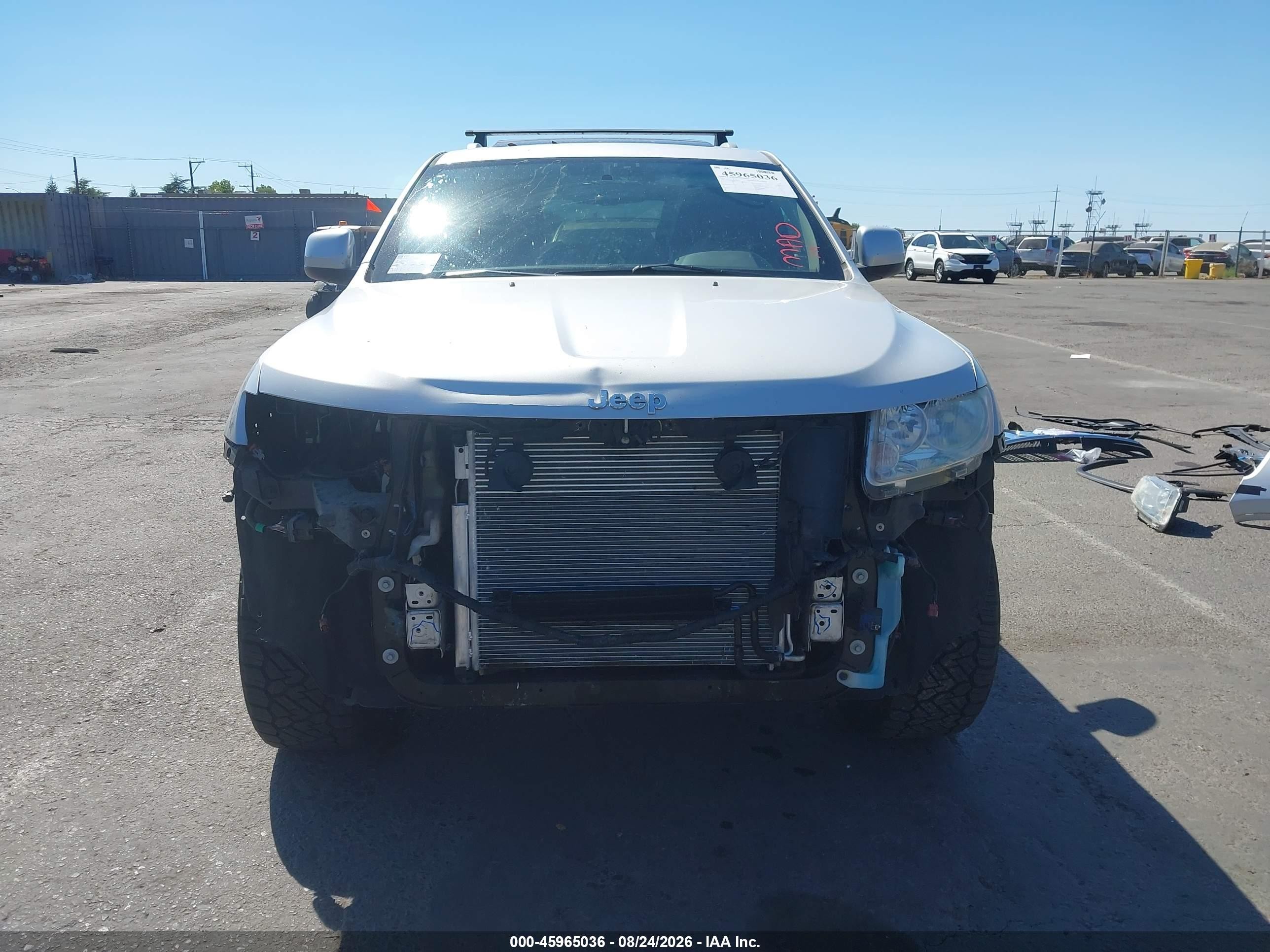 2011 Jeep Grand Cherokee Laredo Silver vin: 1J4RS4GT8BC646746