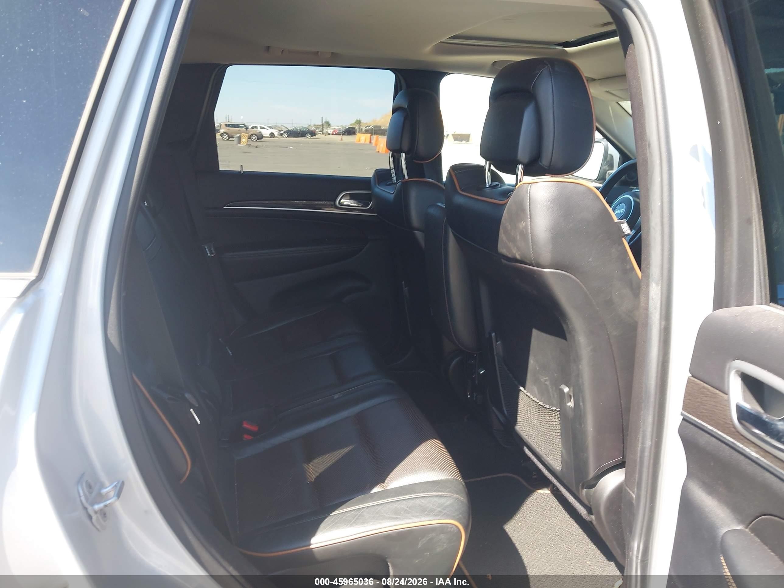 2011 Jeep Grand Cherokee Laredo Silver vin: 1J4RS4GT8BC646746