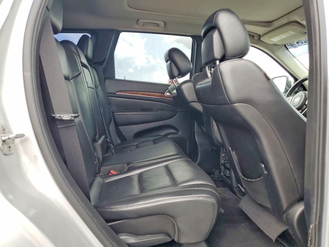 2011 Jeep Grand Cherokee Limited Silver vin: 1J4RS5GG1BC558341