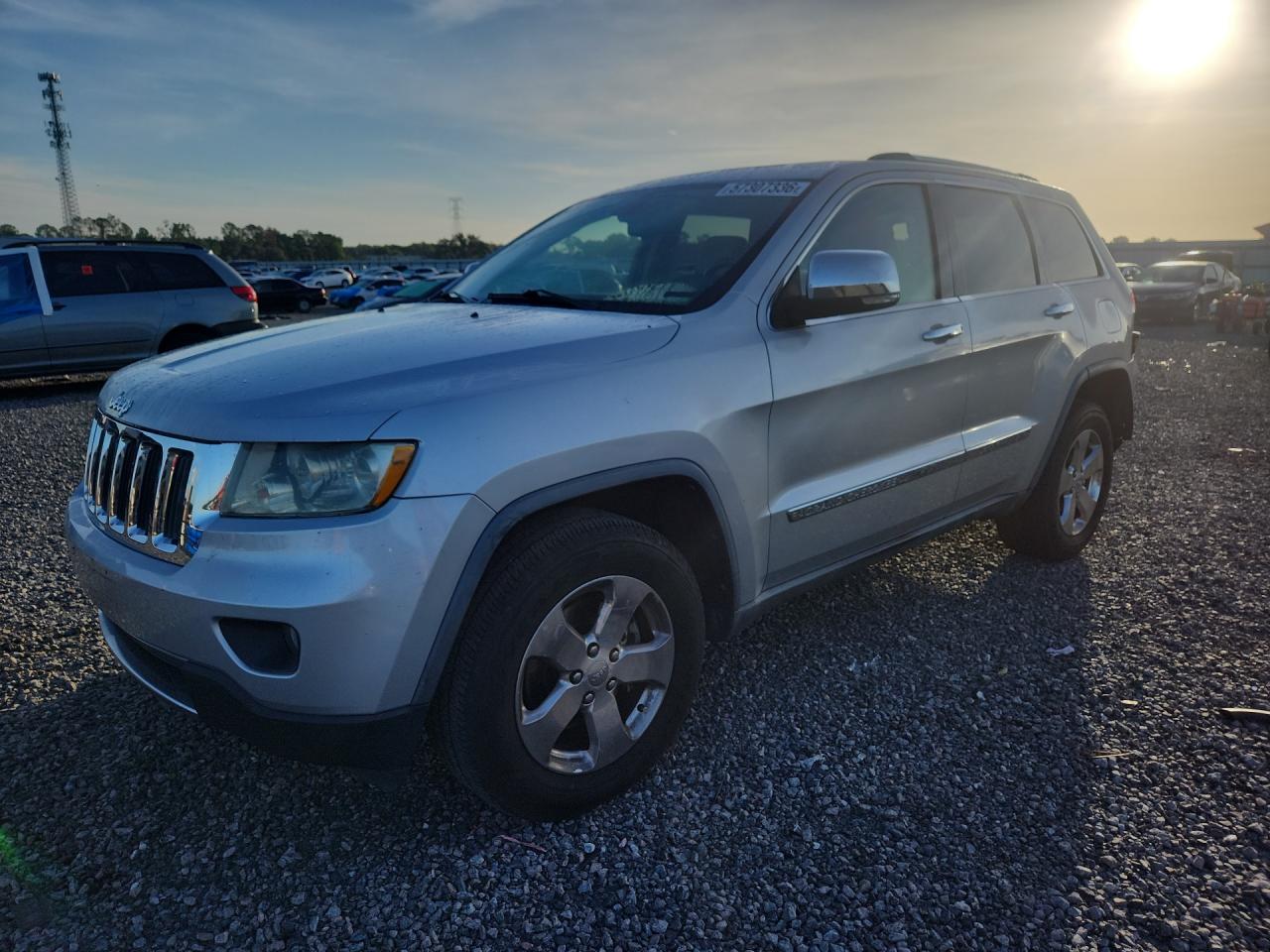 2011 Jeep Grand Cherokee Limited Silver vin: 1J4RS5GG8BC659750
