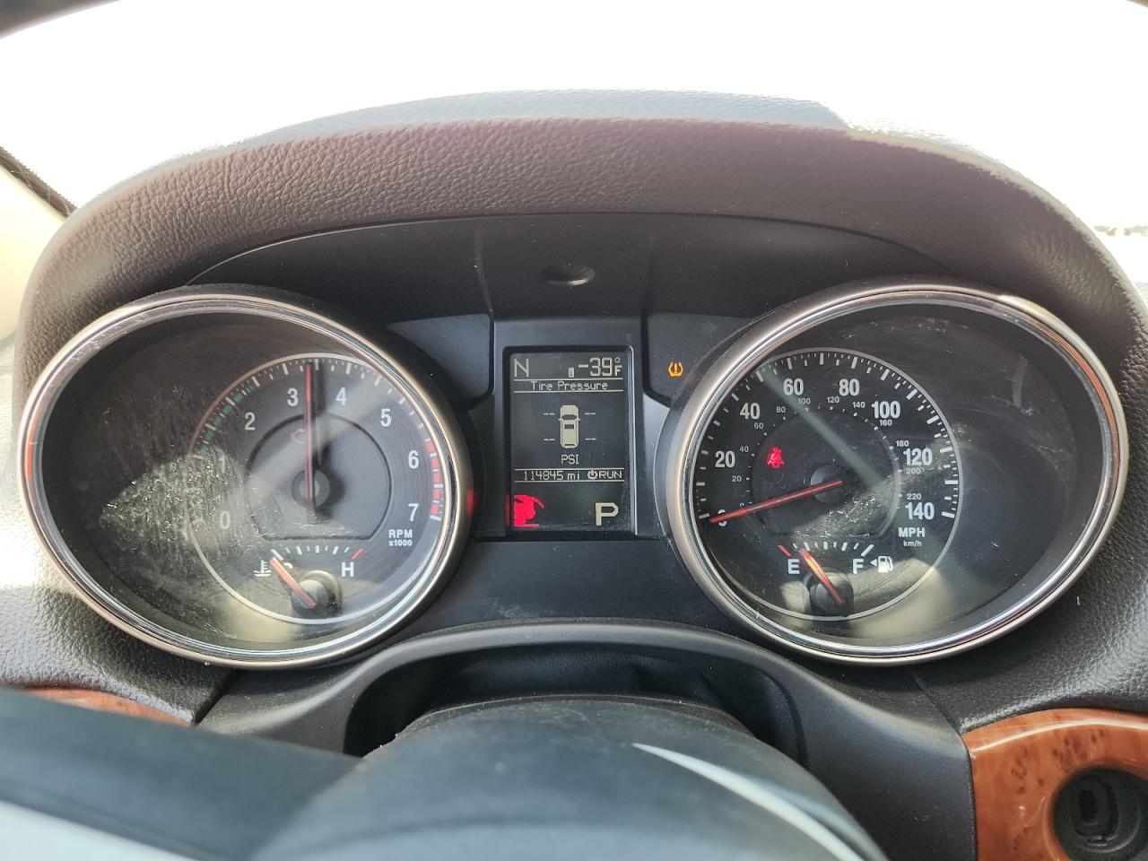 2011 Jeep Grand Cherokee Limited White vin: 1J4RS5GT7BC569275 Damage: Warning - Tire Pressure, On, Unacceptable