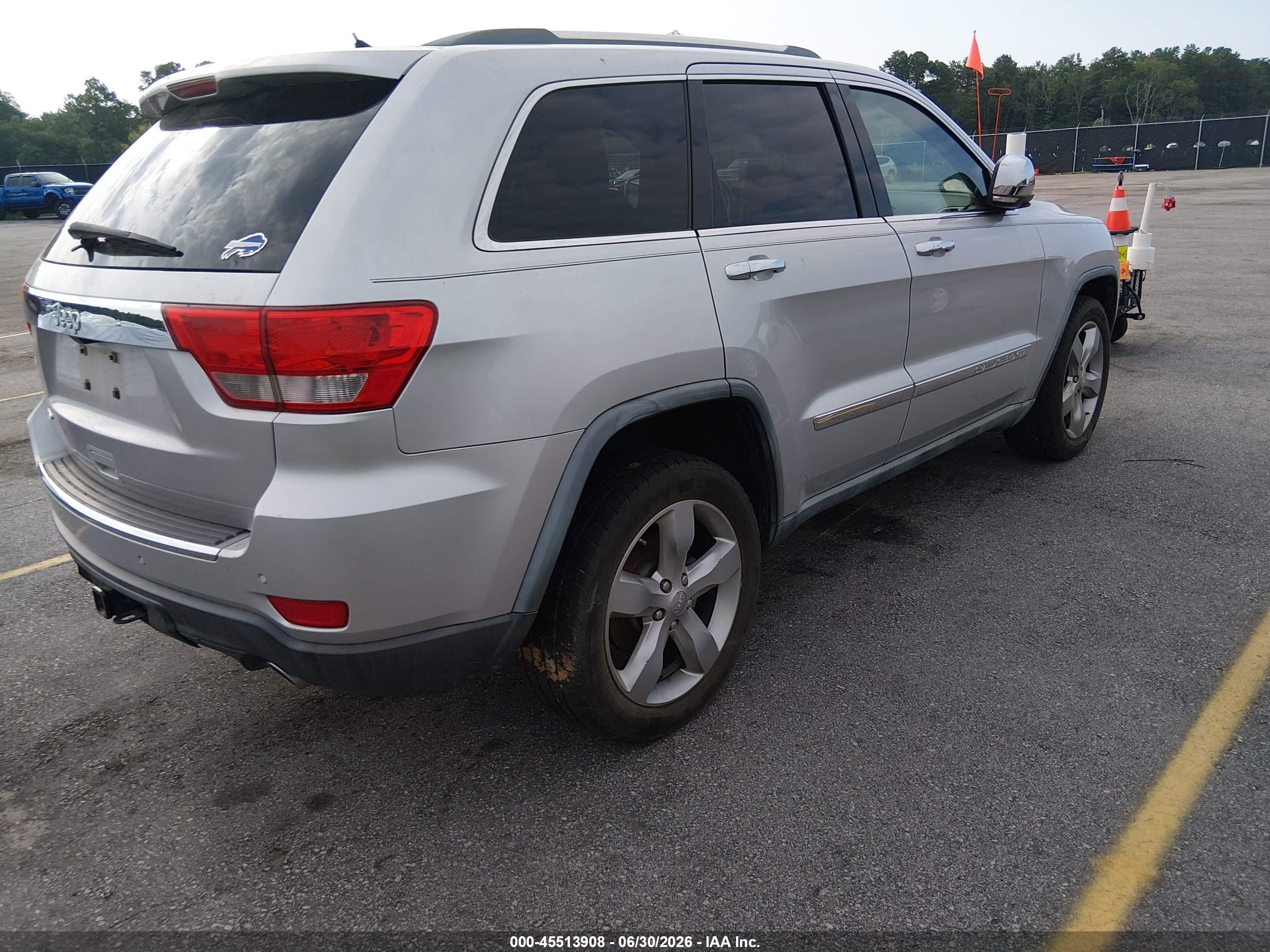 2011 Jeep Grand Cherokee Limited Silver vin: 1J4RS5GTXBC610952