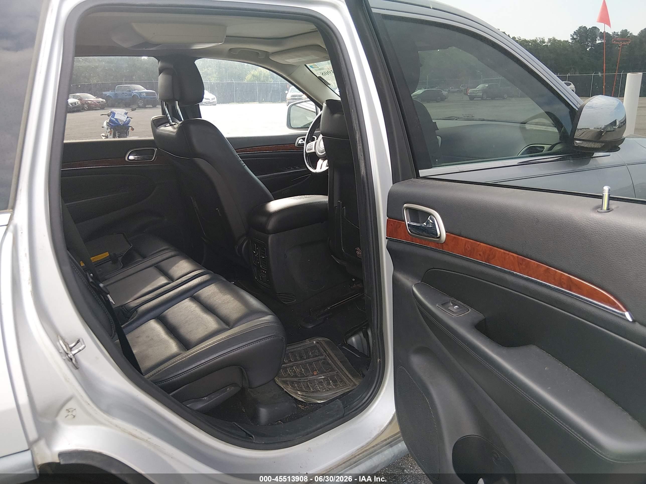 2011 Jeep Grand Cherokee Limited Silver vin: 1J4RS5GTXBC610952