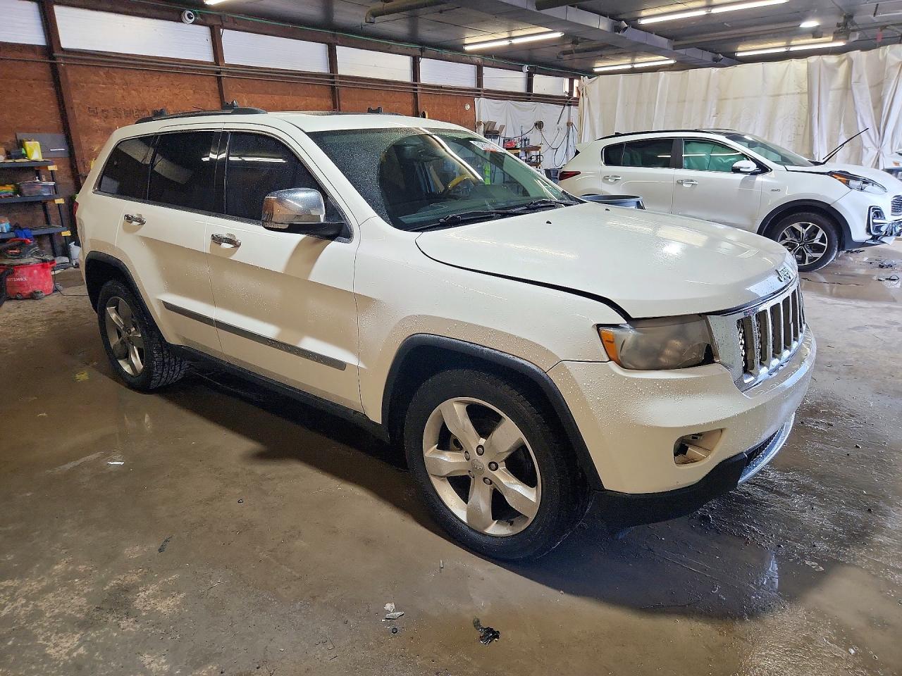 2011 Jeep Grand Cherokee Overland White vin: 1J4RS6GG3BC612454