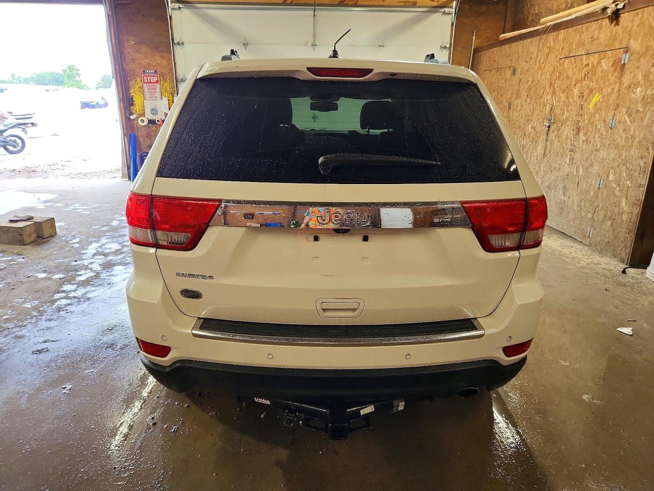 2011 Jeep Grand Cherokee Overland White vin: 1J4RS6GG3BC612454