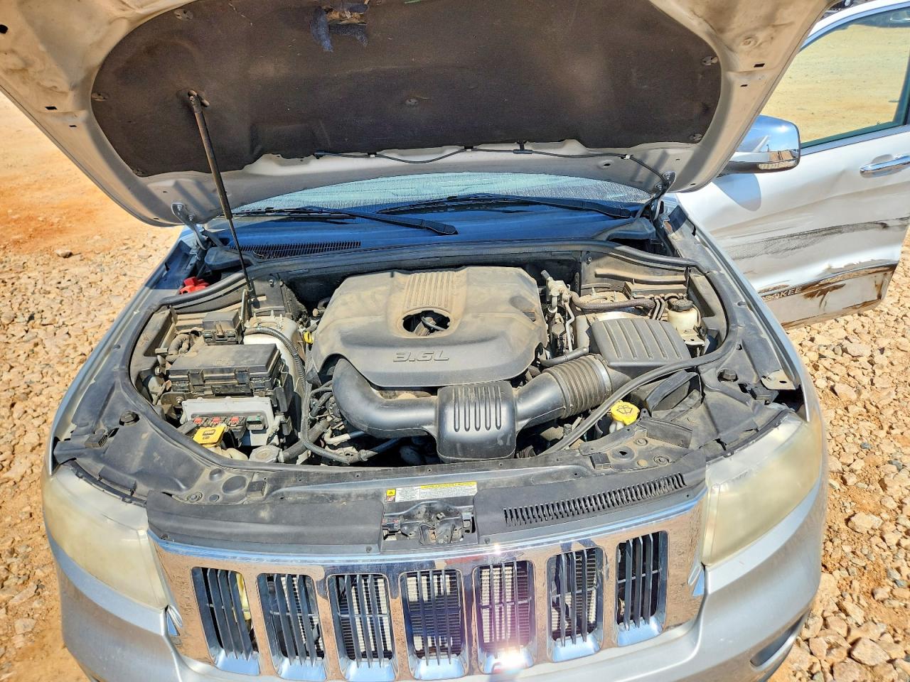 2011 Jeep Grand Cherokee Overland Silver vin: 1J4RS6GG7BC644629